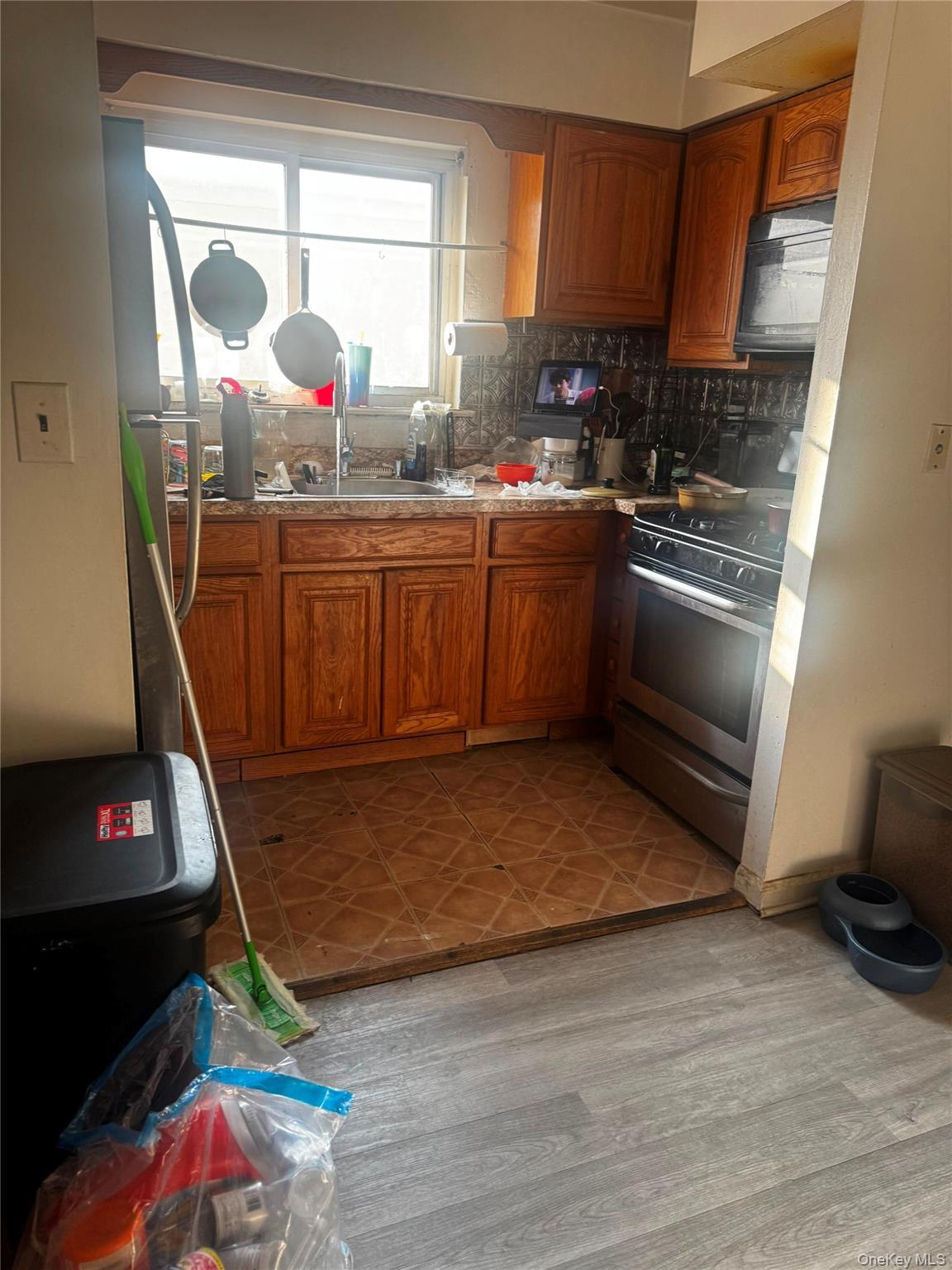 Single Family E 226th Street  Bronx, NY 10466, MLS-1029485-12