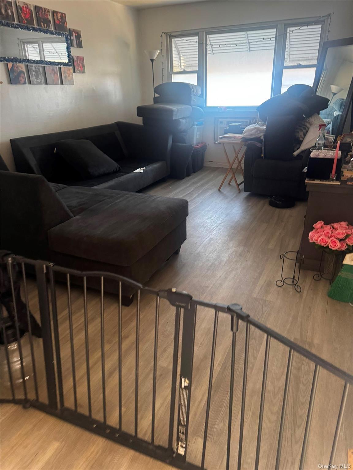 Single Family E 226th Street  Bronx, NY 10466, MLS-1029485-4