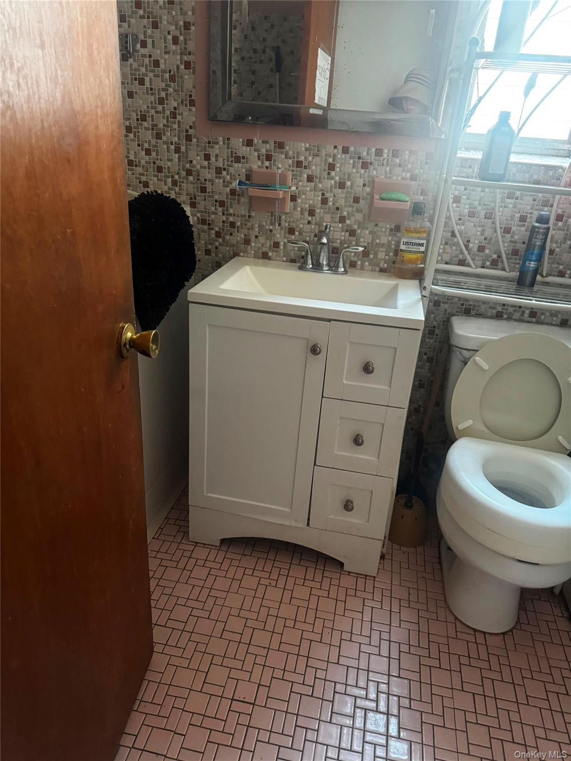 Single Family E 226th Street  Bronx, NY 10466, MLS-1029485-5
