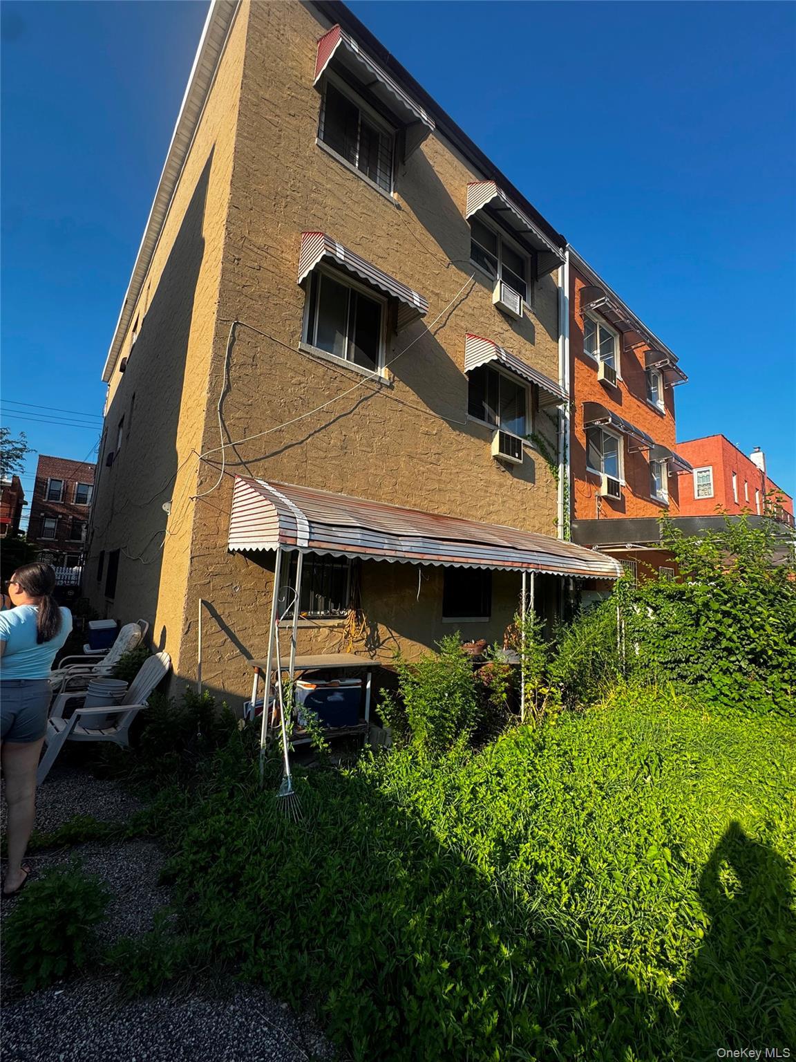 Single Family E 226th Street  Bronx, NY 10466, MLS-1029485-8