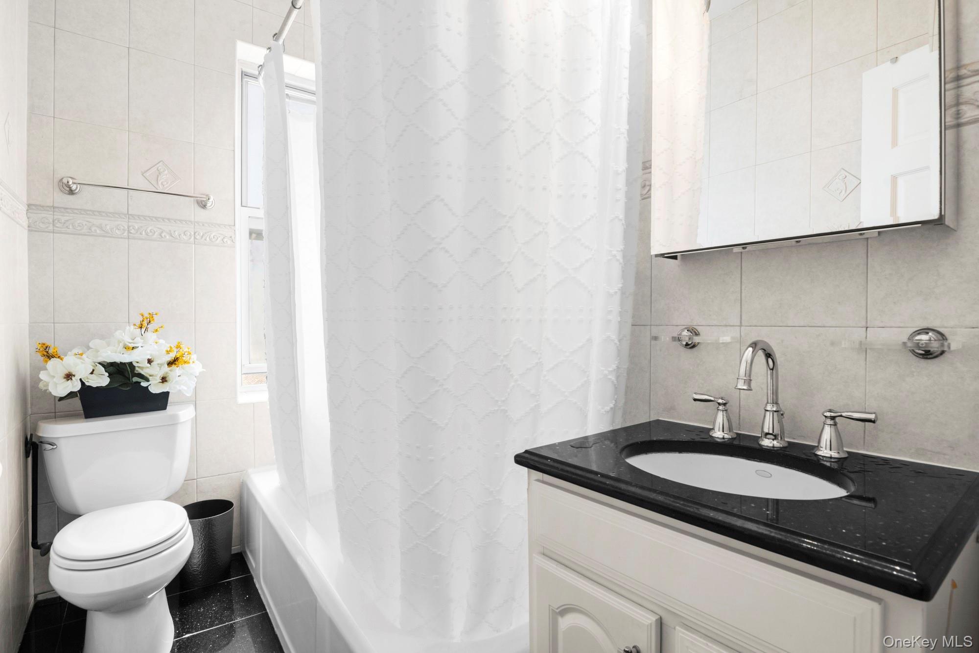 Single Family 75th Avenue Queens, NY 11375, MLS-1029488-4
