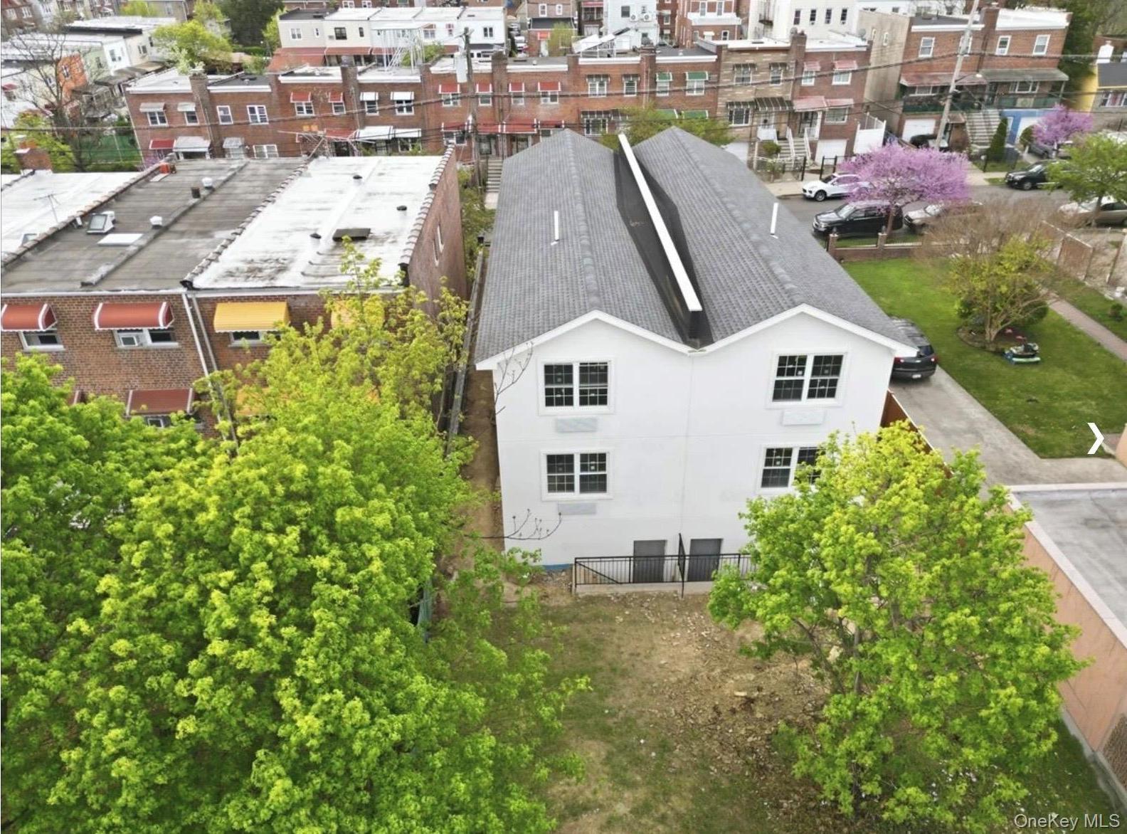 Single Family E 229th Street Bronx, NY 10466, MLS-1029519-5