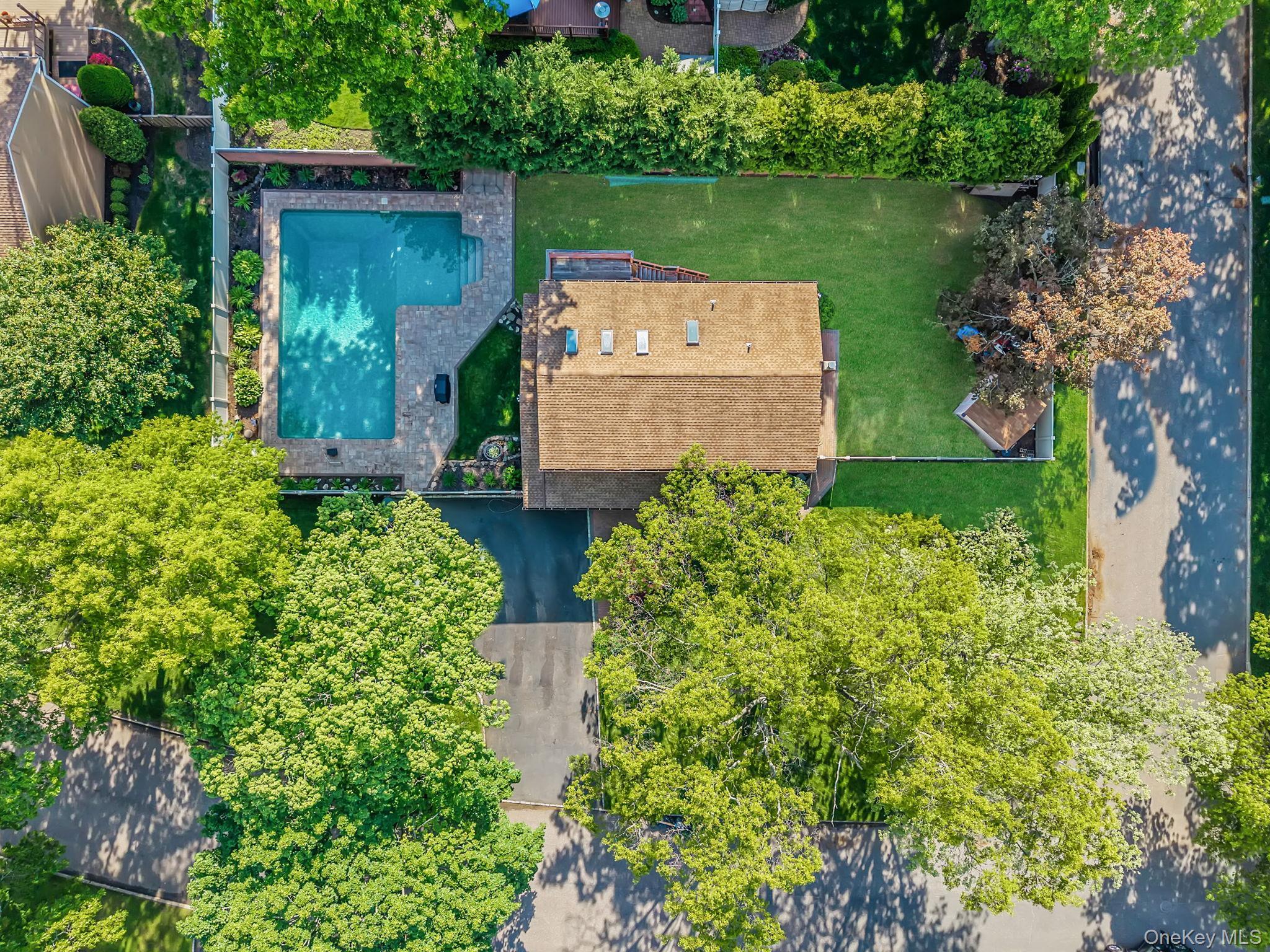 Single Family Heritage Place S Suffolk County, NY 11767, MLS-1029526-35
