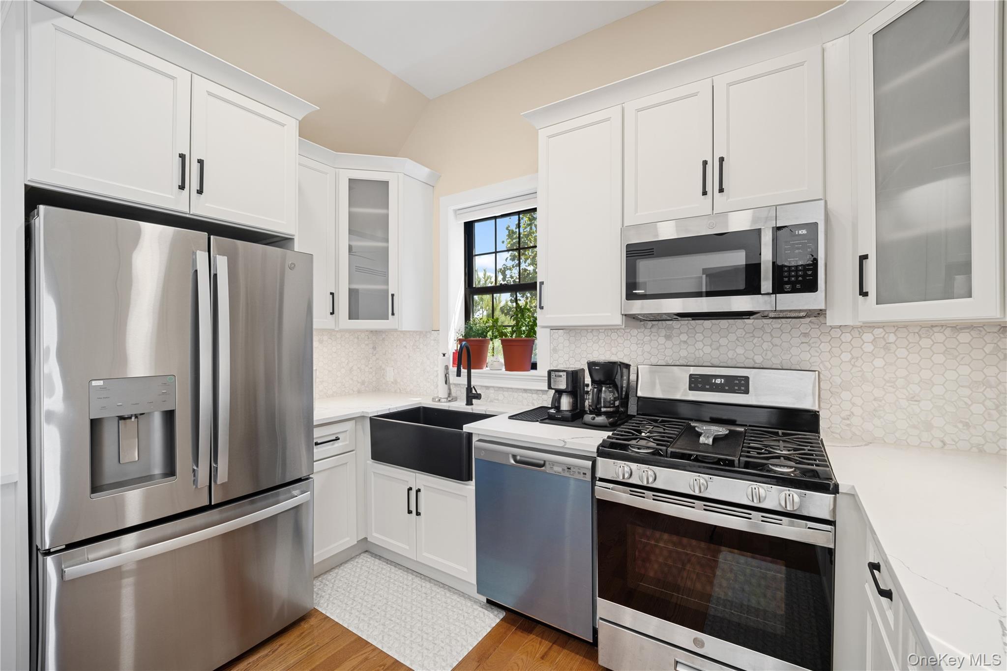 Single Family Davis Avenue Bronx, NY 10465, MLS-1029527-10