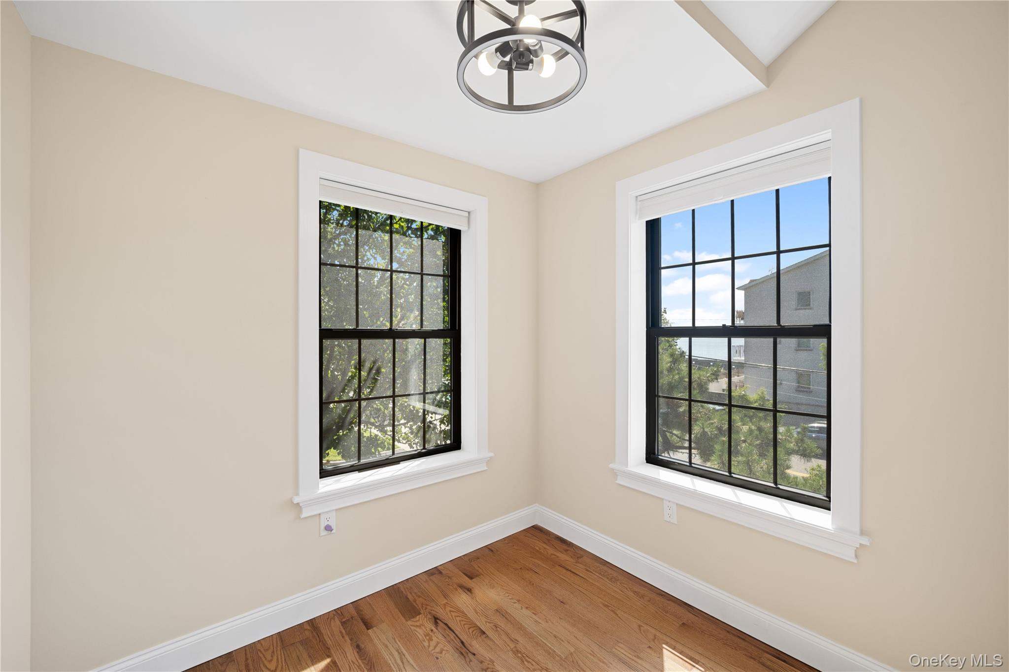 Single Family Davis Avenue Bronx, NY 10465, MLS-1029527-11
