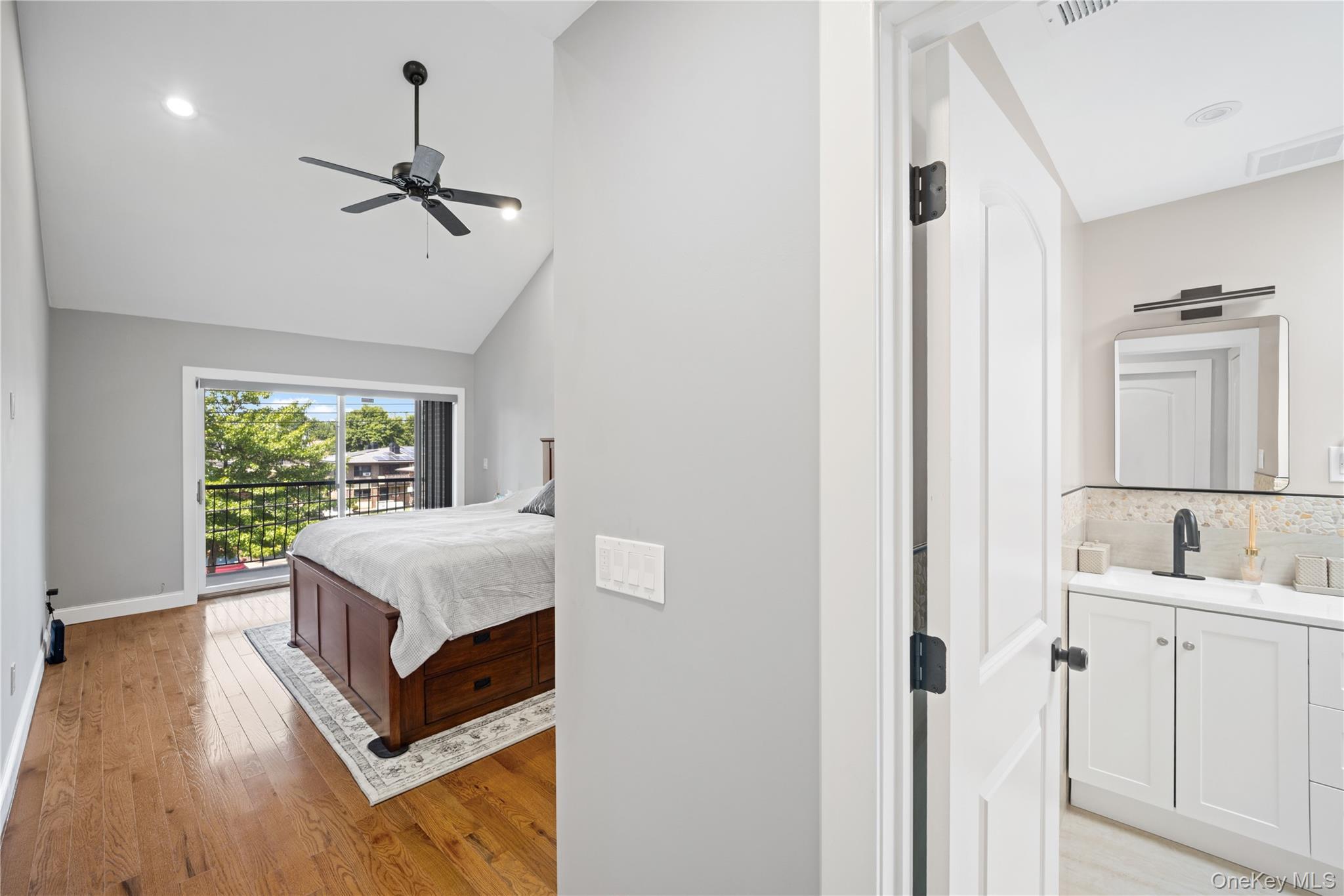 Single Family Davis Avenue Bronx, NY 10465, MLS-1029527-12