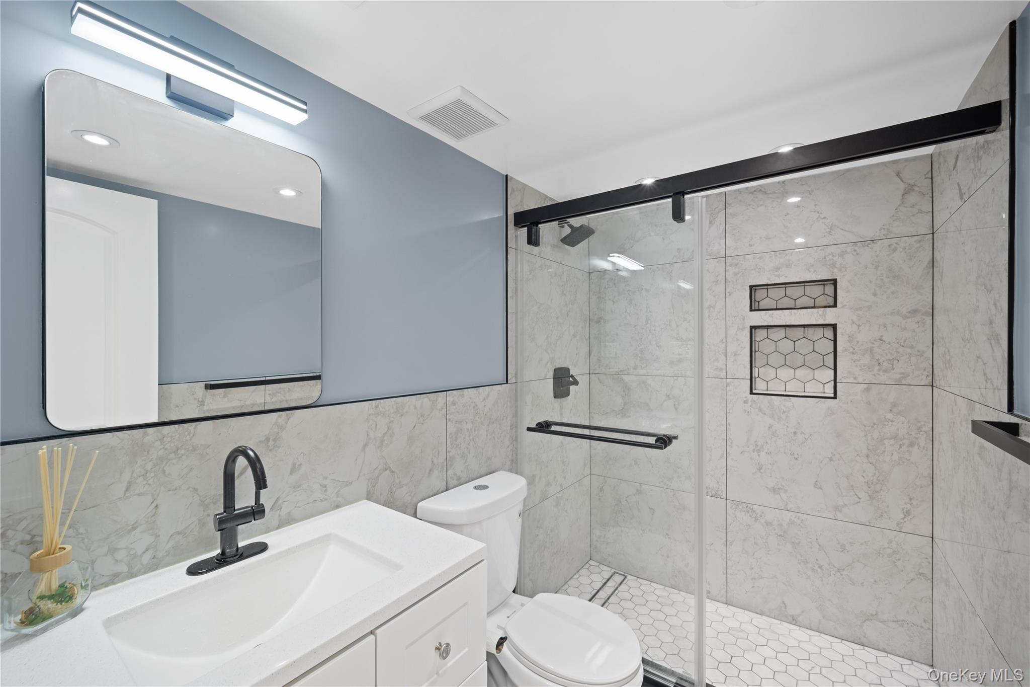 Single Family Davis Avenue Bronx, NY 10465, MLS-1029527-19
