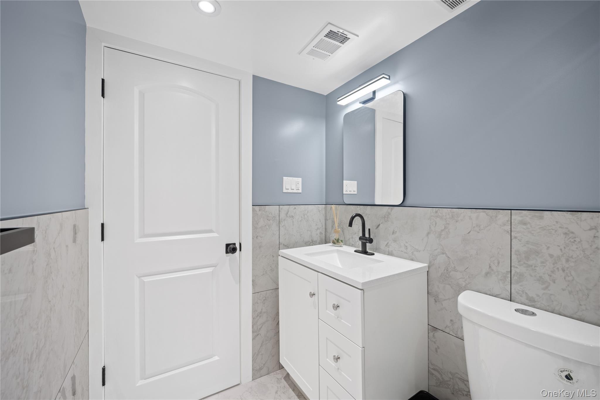 Single Family Davis Avenue Bronx, NY 10465, MLS-1029527-20