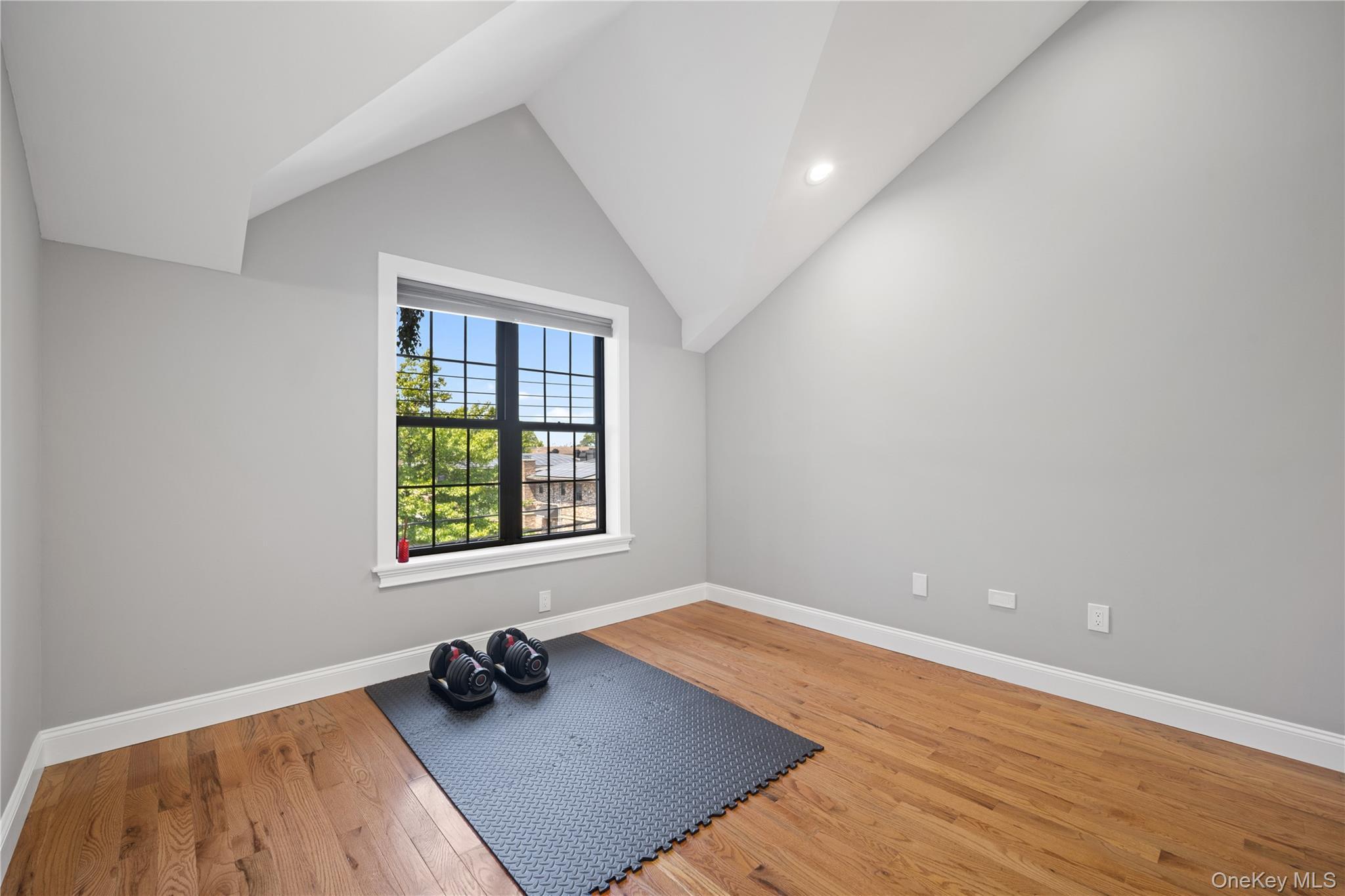 Single Family Davis Avenue Bronx, NY 10465, MLS-1029527-22