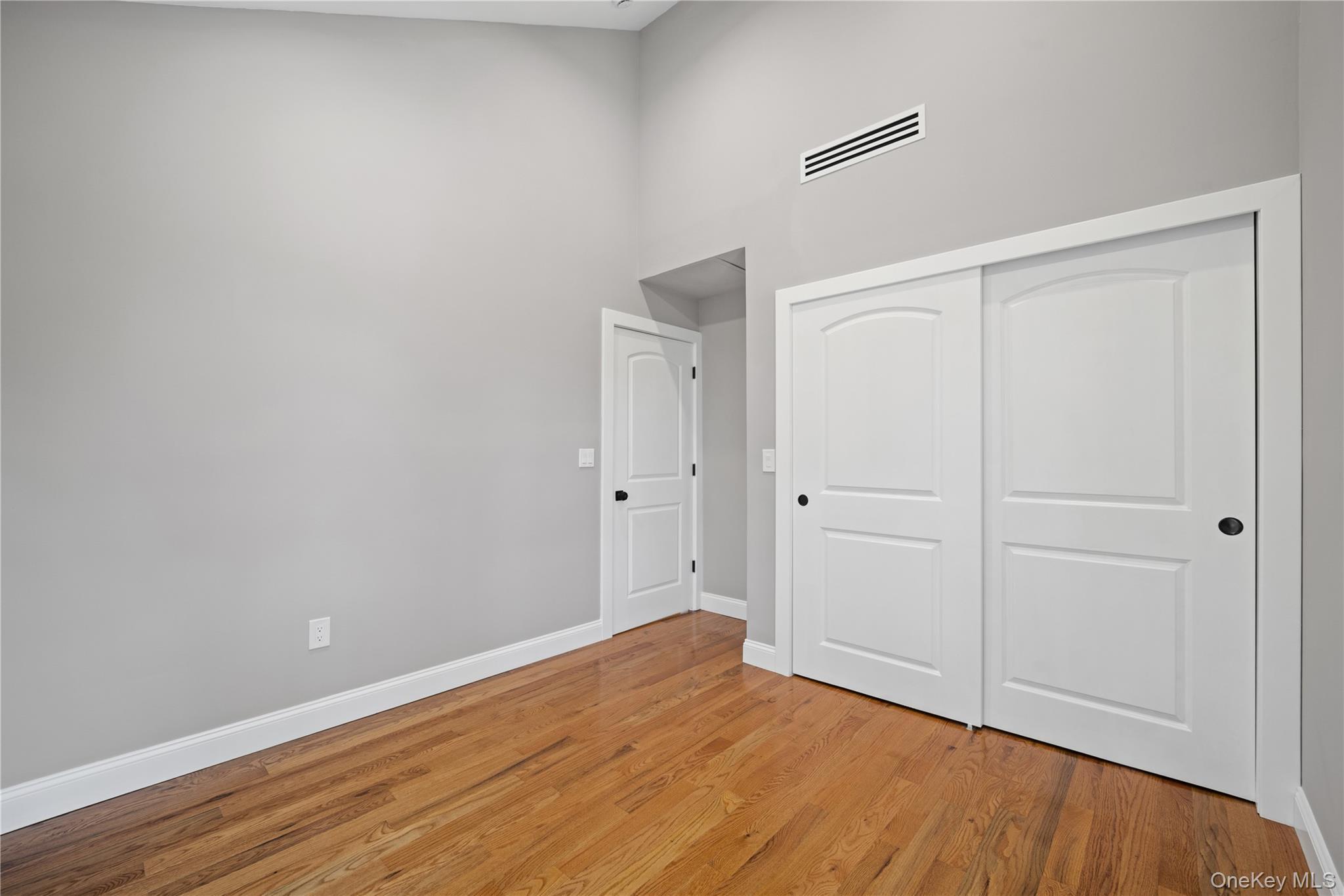 Single Family Davis Avenue Bronx, NY 10465, MLS-1029527-25