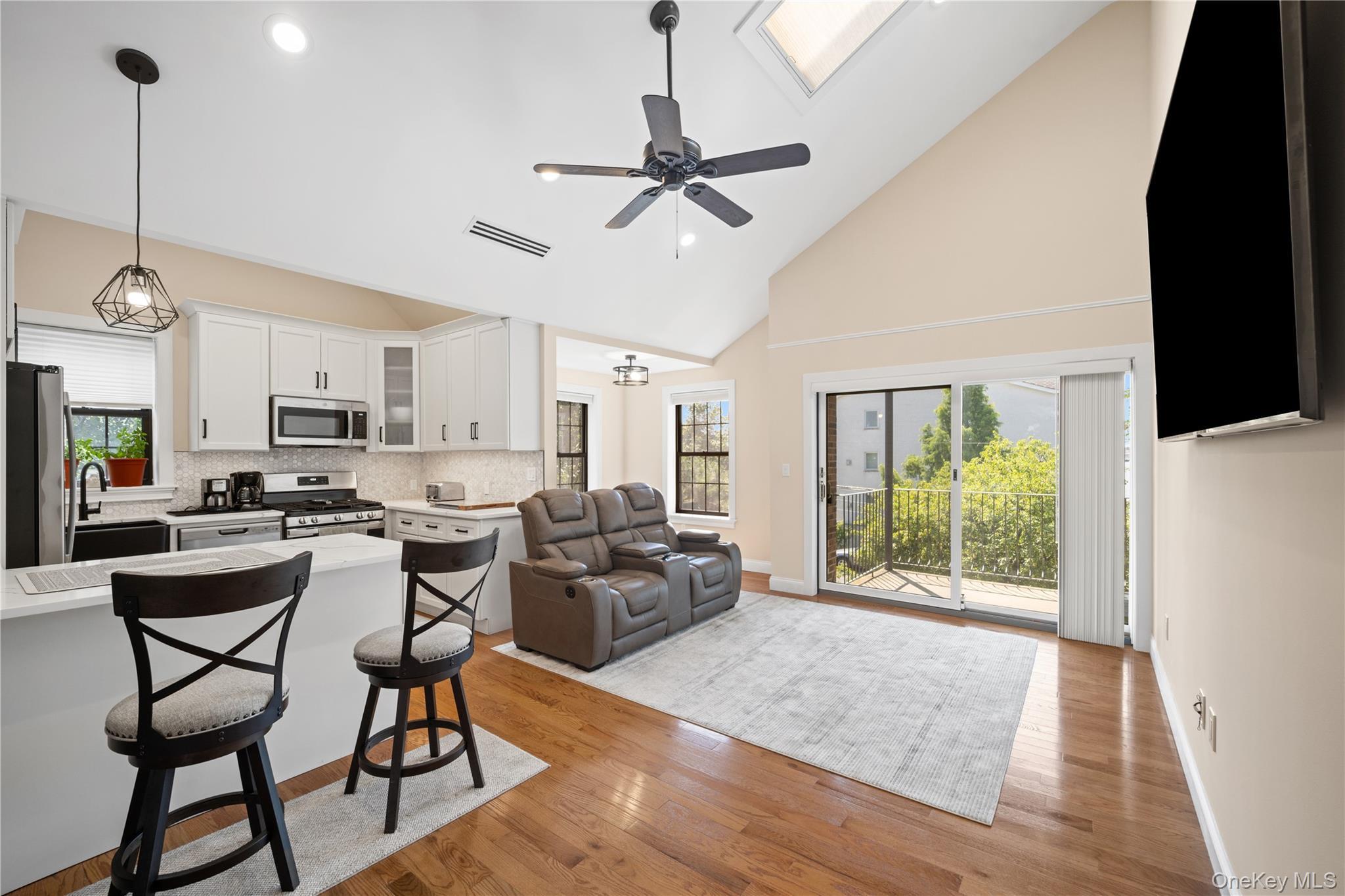 Single Family Davis Avenue Bronx, NY 10465, MLS-1029527-5