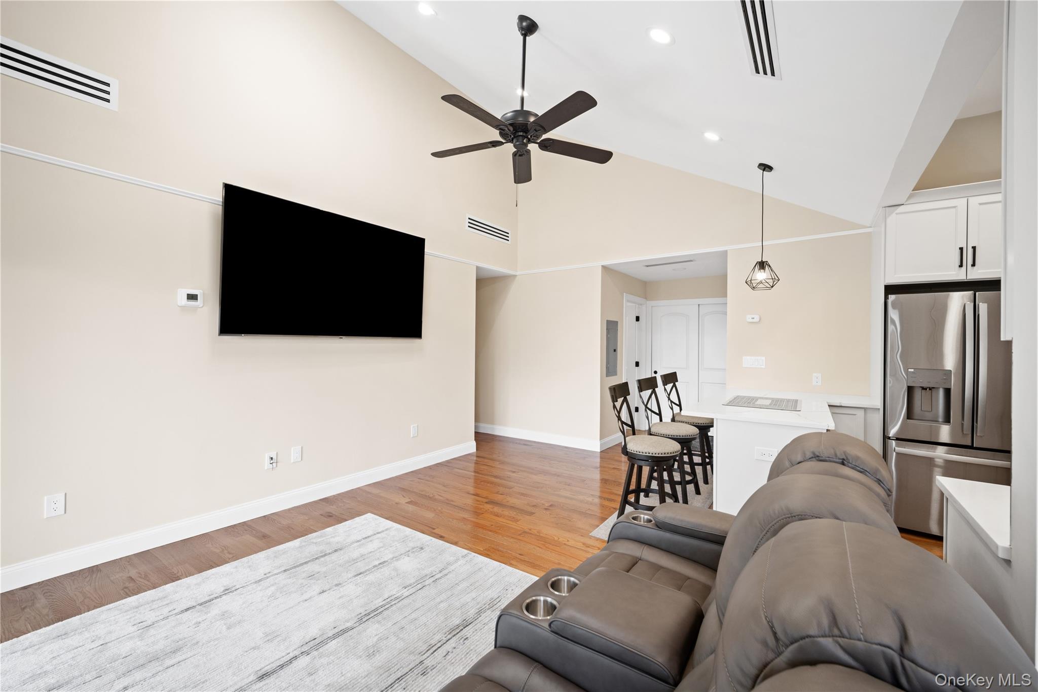 Single Family Davis Avenue Bronx, NY 10465, MLS-1029527-6
