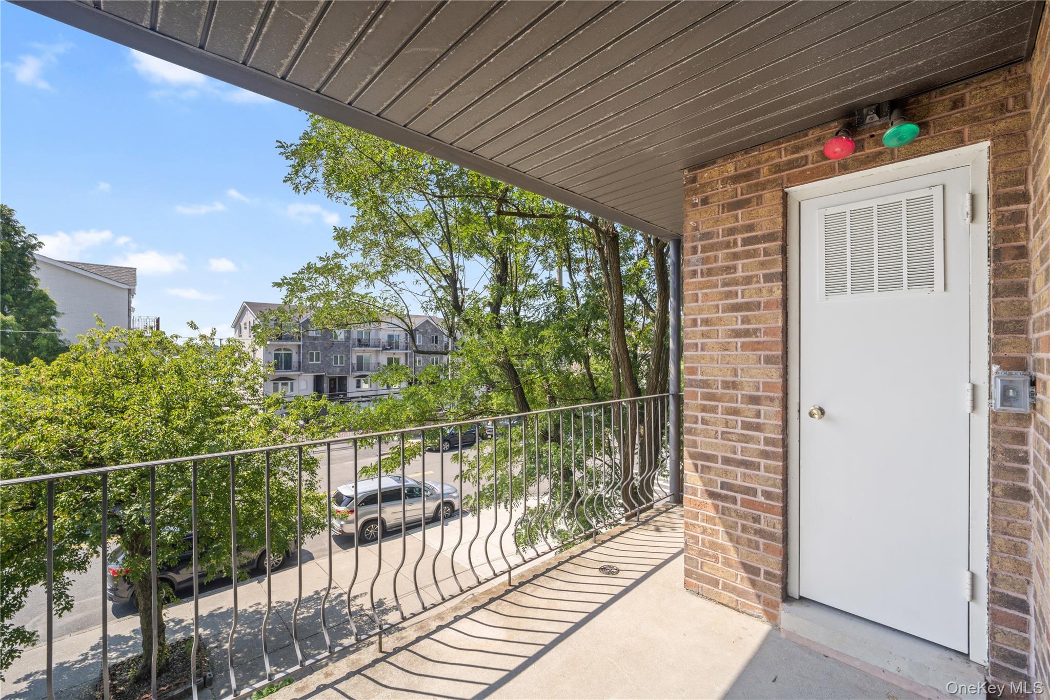 Single Family Davis Avenue Bronx, NY 10465, MLS-1029527-8