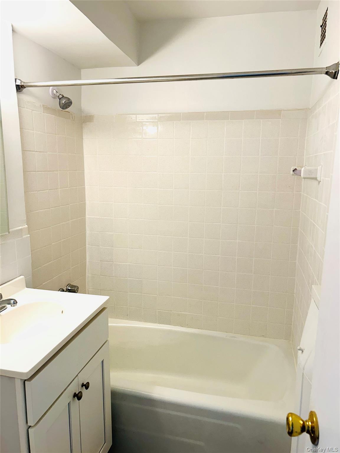 Coop 170 Street Queens, NY 11432, MLS-1029565-5