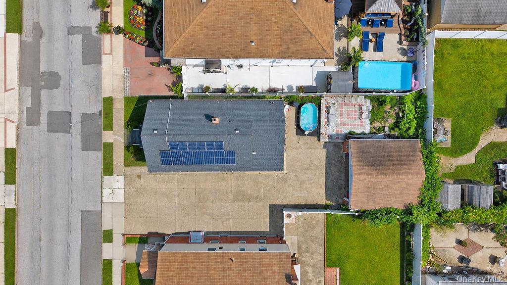 Single Family Werns Avenue  Nassau County, NY 11003, MLS-1029570-17
