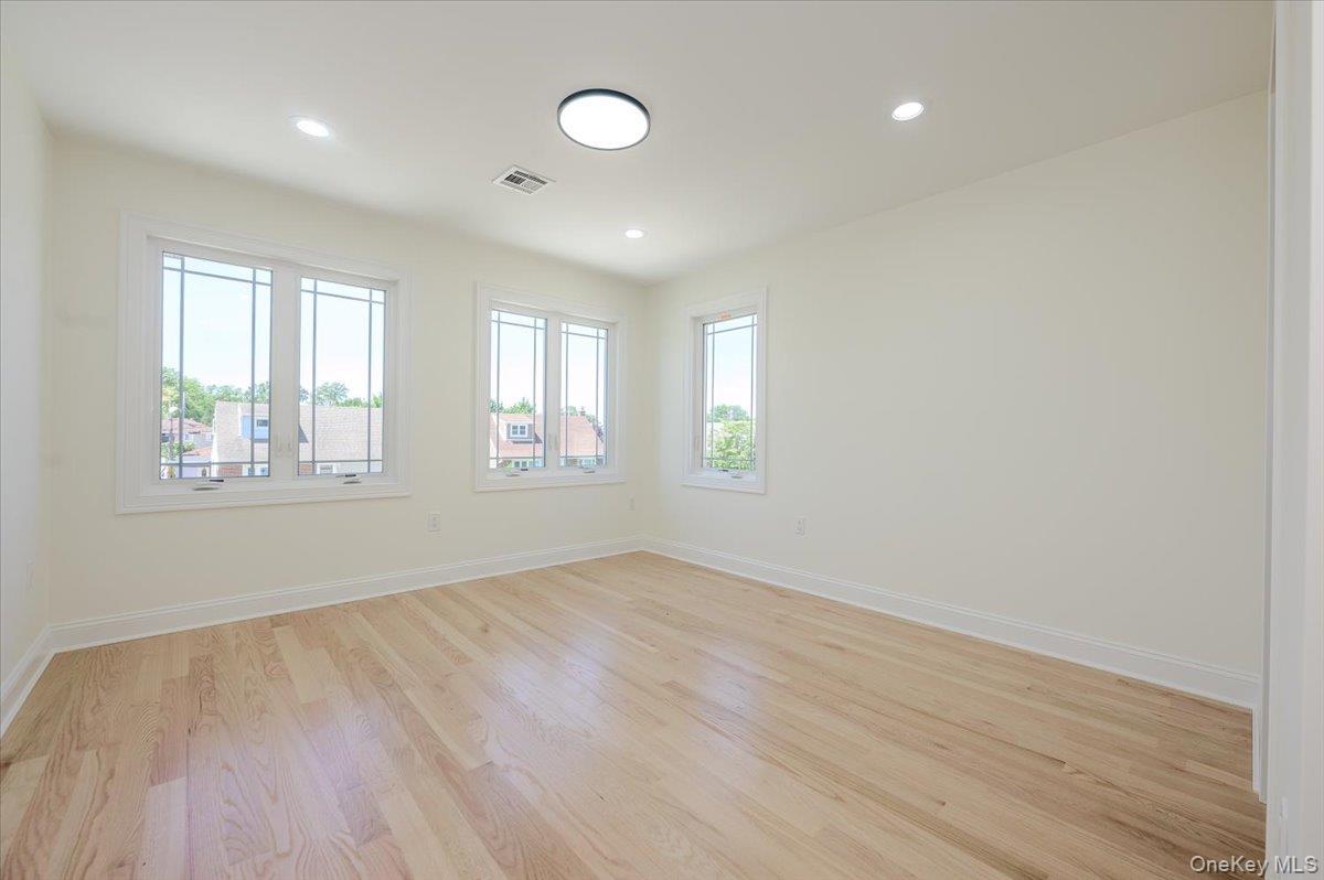 Single Family Landau Avenue Nassau County, NY 11003, MLS-1029593-25