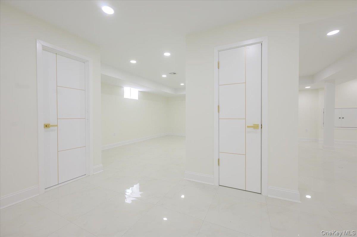 Single Family Landau Avenue Nassau County, NY 11003, MLS-1029593-32