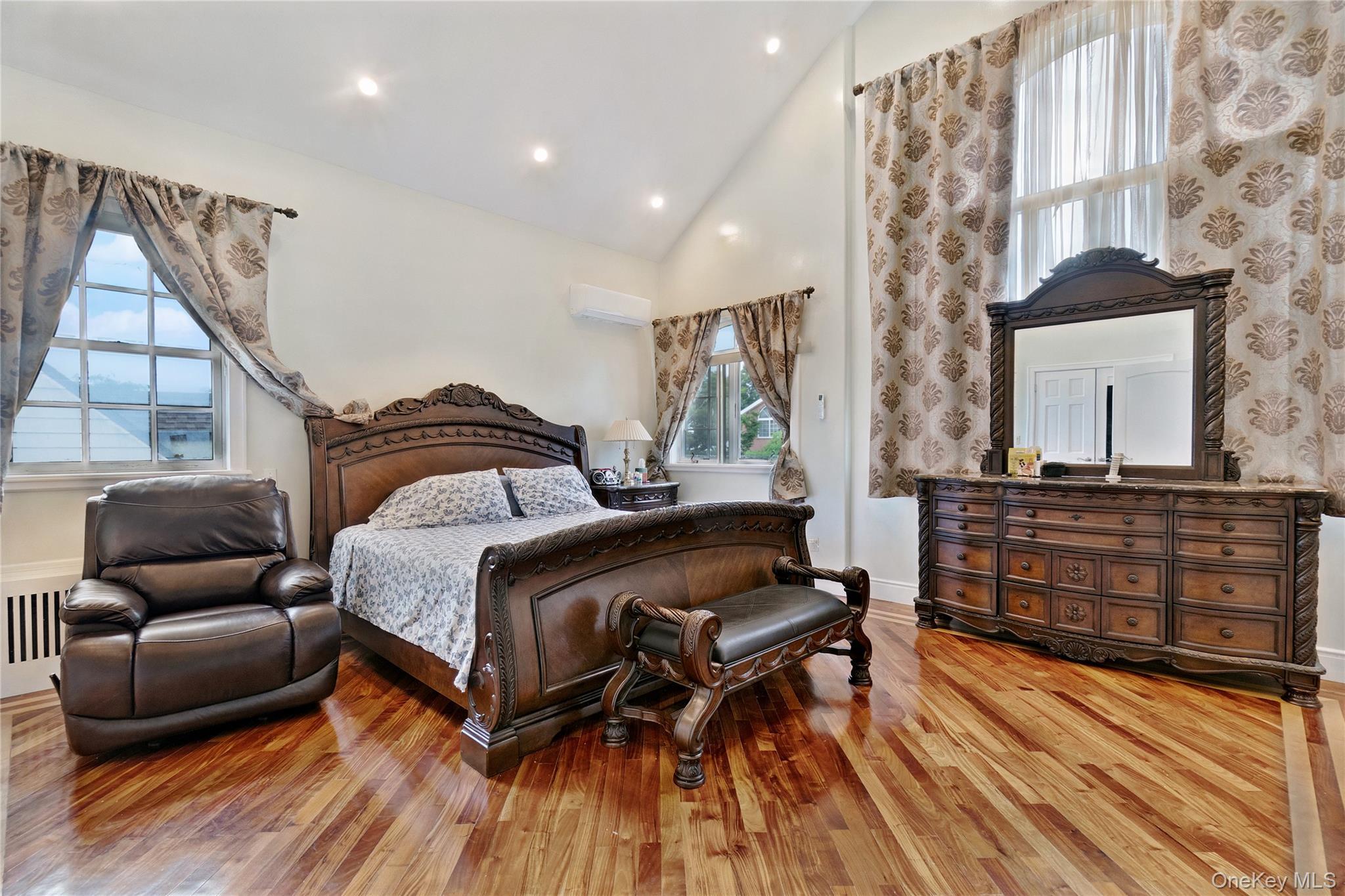 Single Family Bay 24th Street Queens, NY 11691, MLS-1029649-13