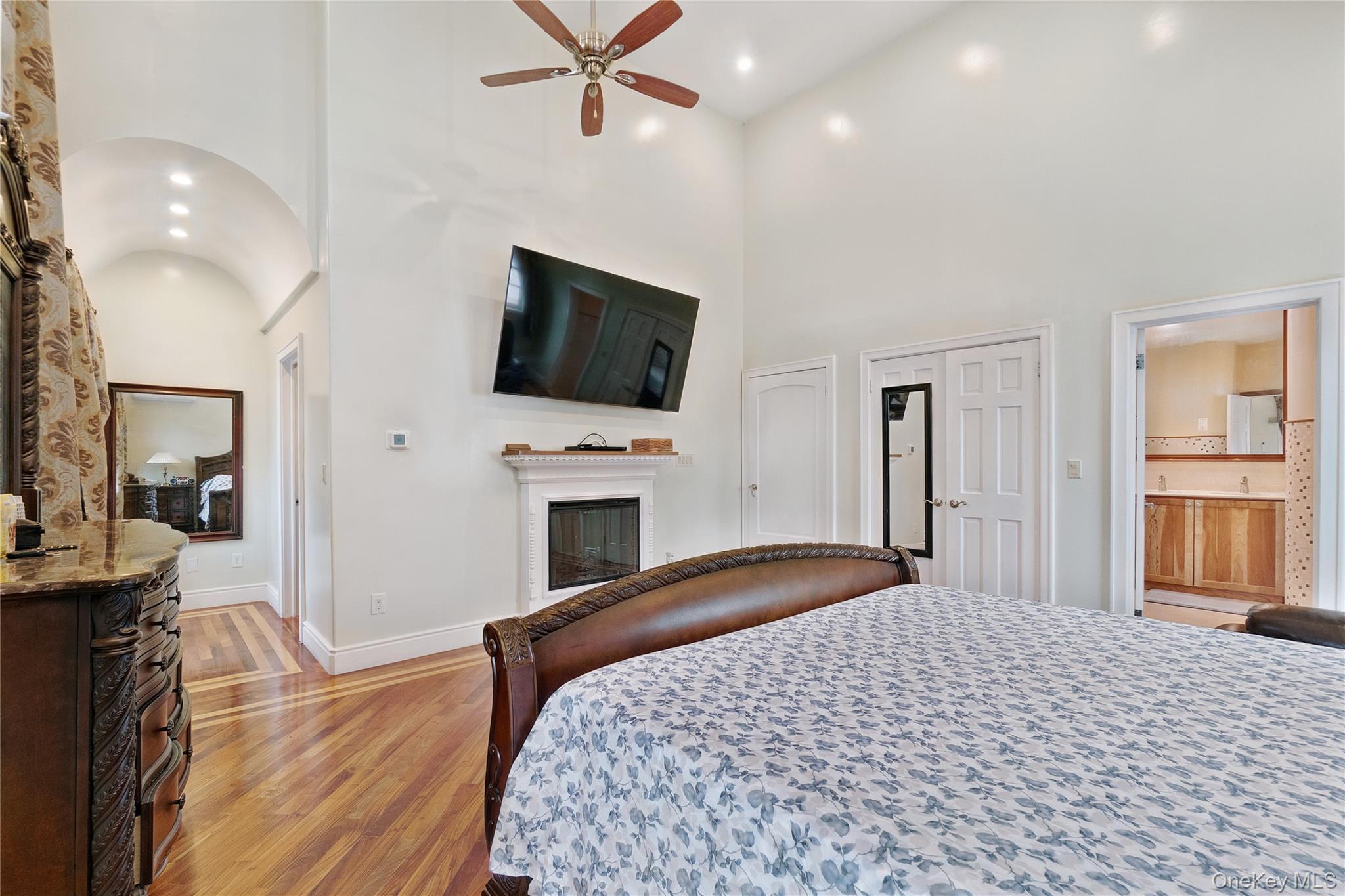 Single Family Bay 24th Street Queens, NY 11691, MLS-1029649-14