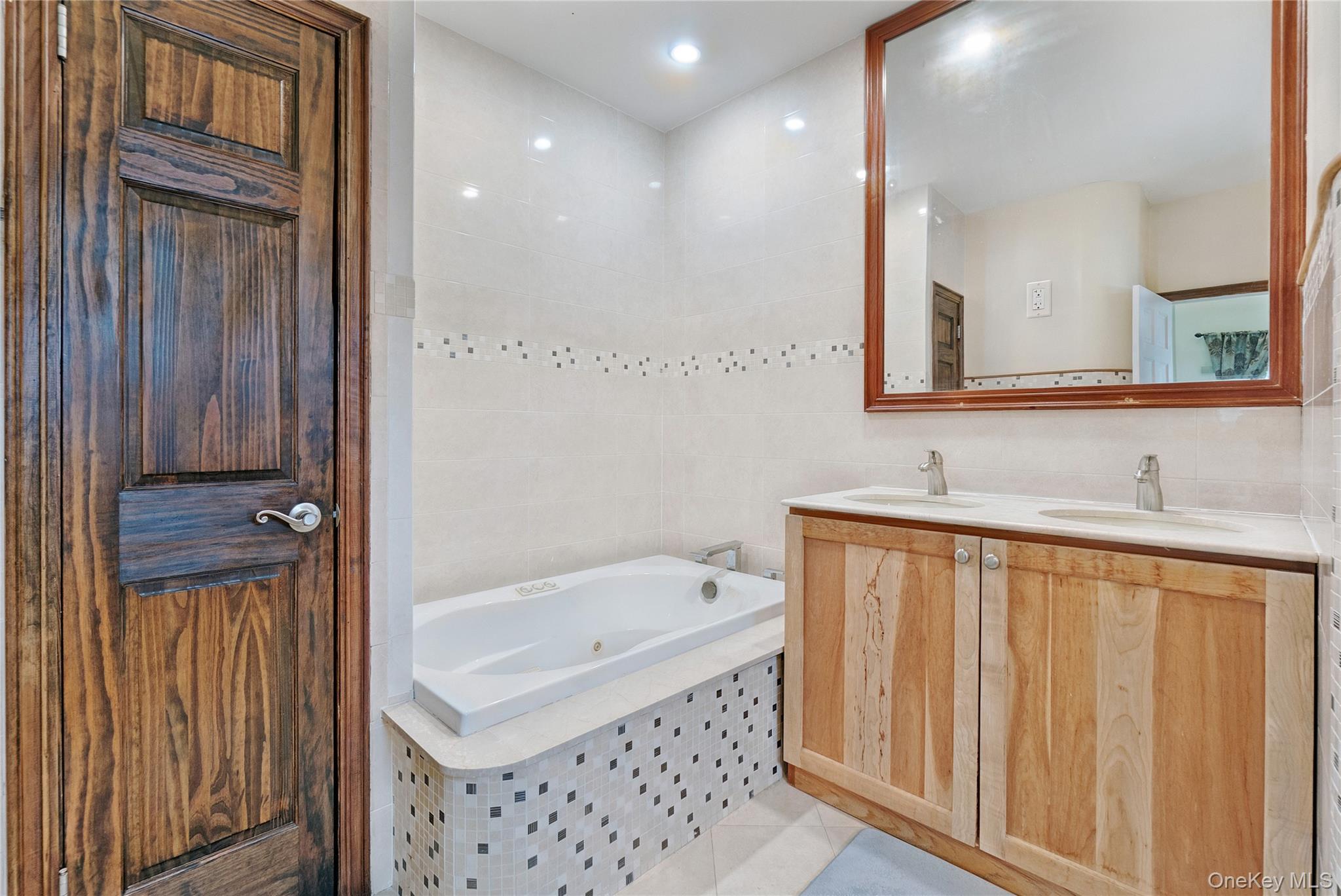 Single Family Bay 24th Street Queens, NY 11691, MLS-1029649-16