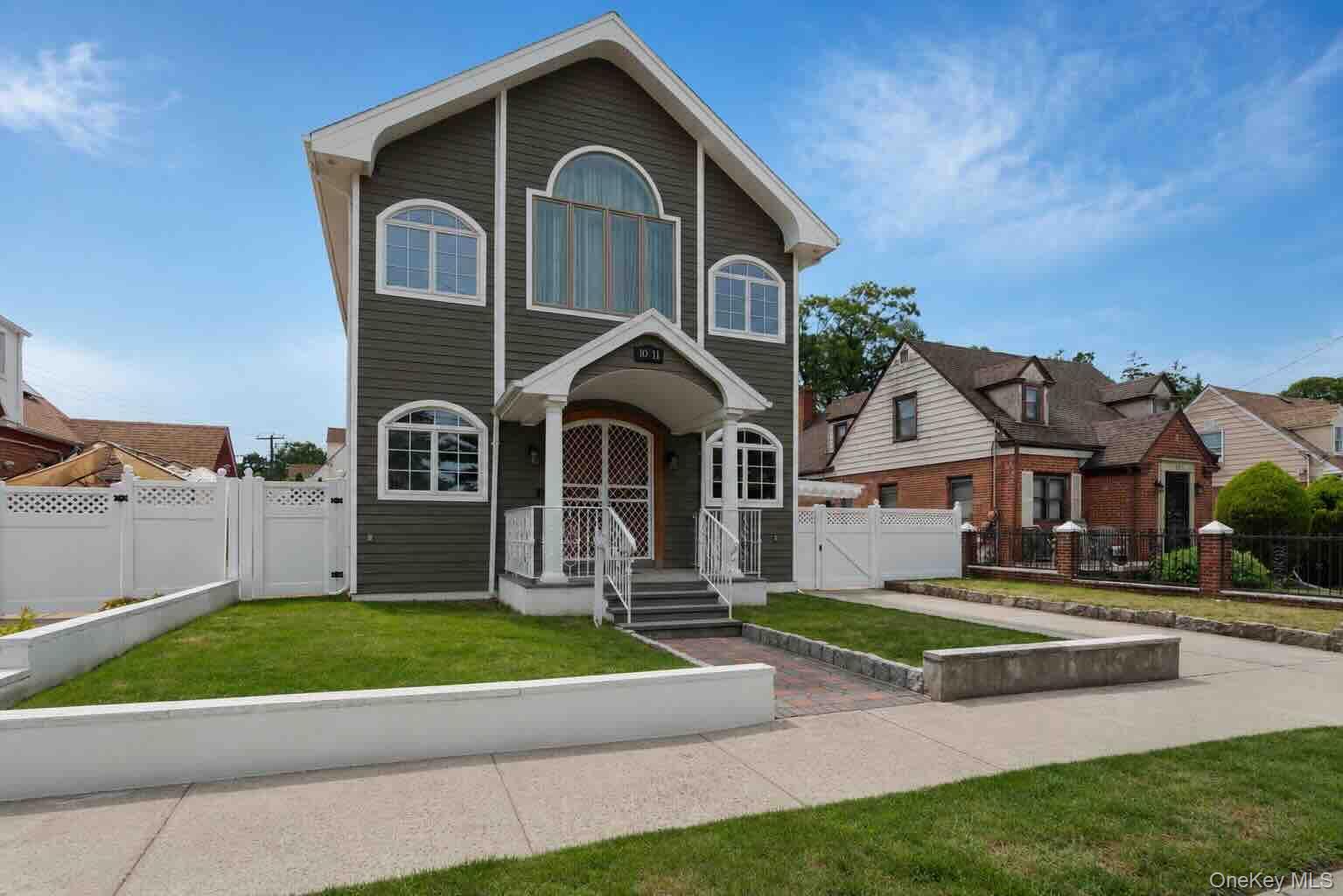 Single Family Bay 24th Street Queens, NY 11691, MLS-1029649-2