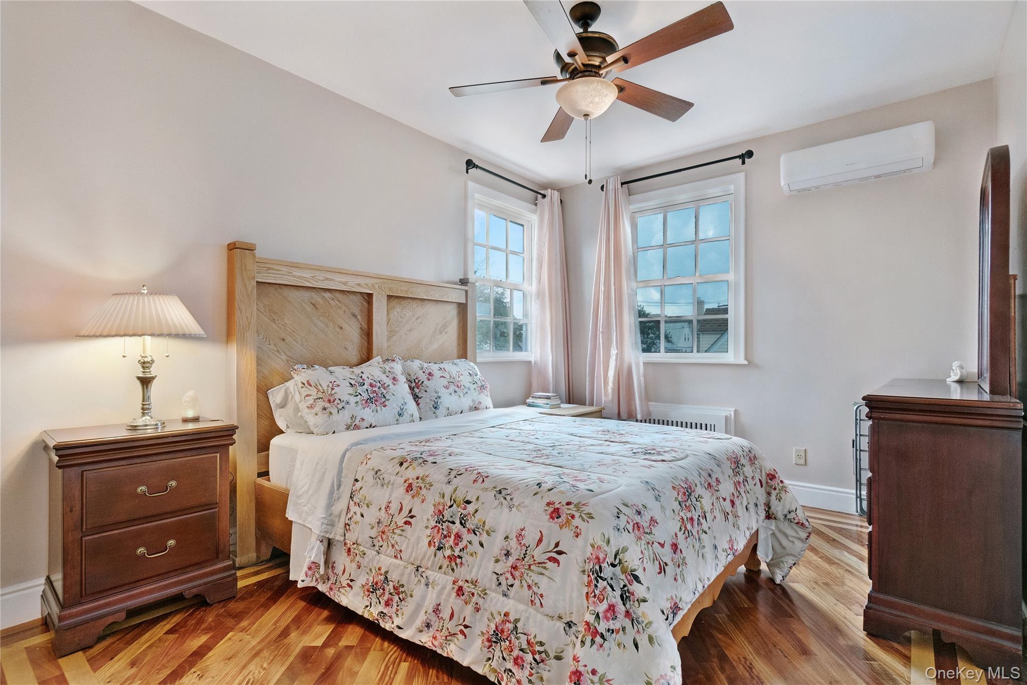 Single Family Bay 24th Street Queens, NY 11691, MLS-1029649-20