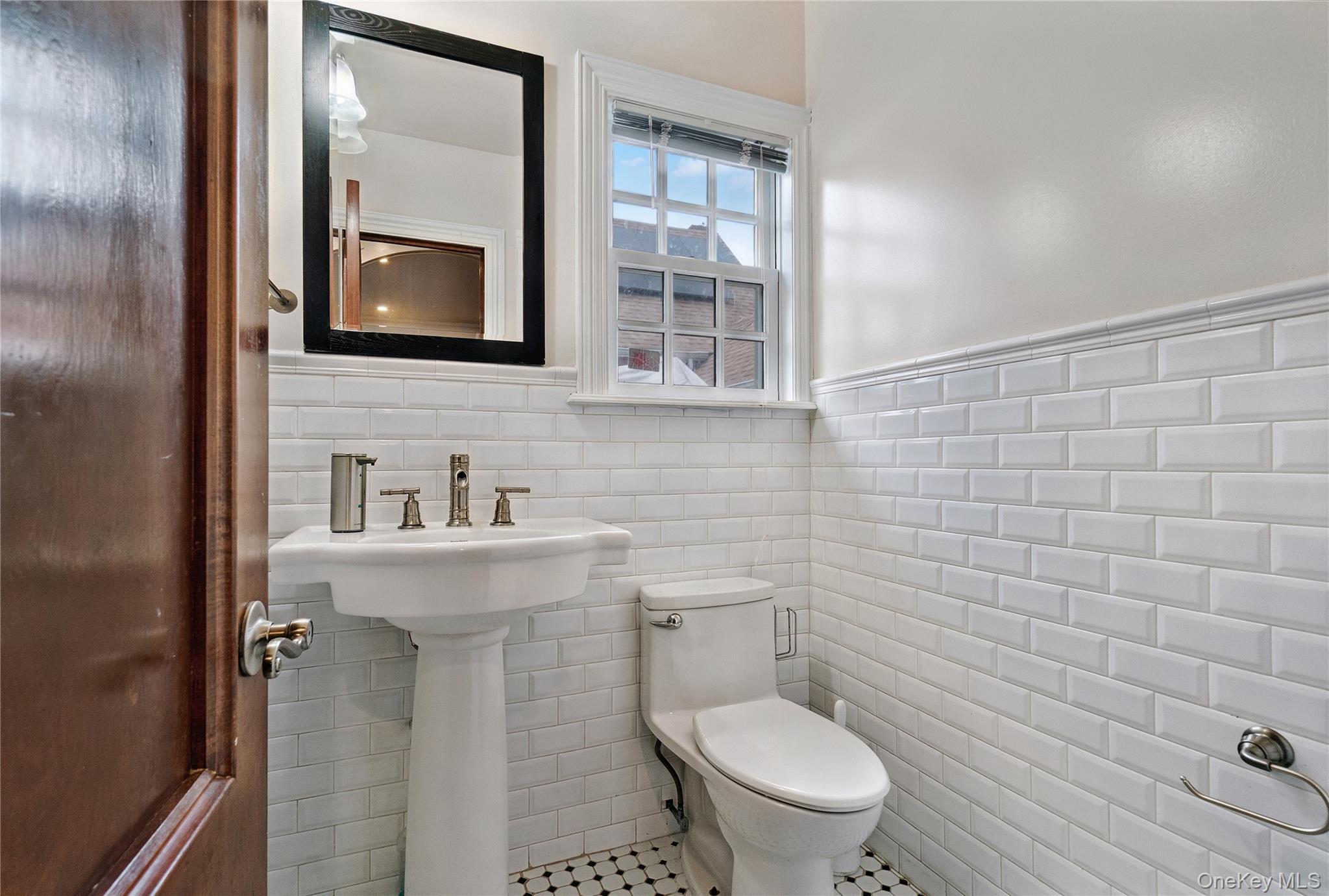 Single Family Bay 24th Street Queens, NY 11691, MLS-1029649-21