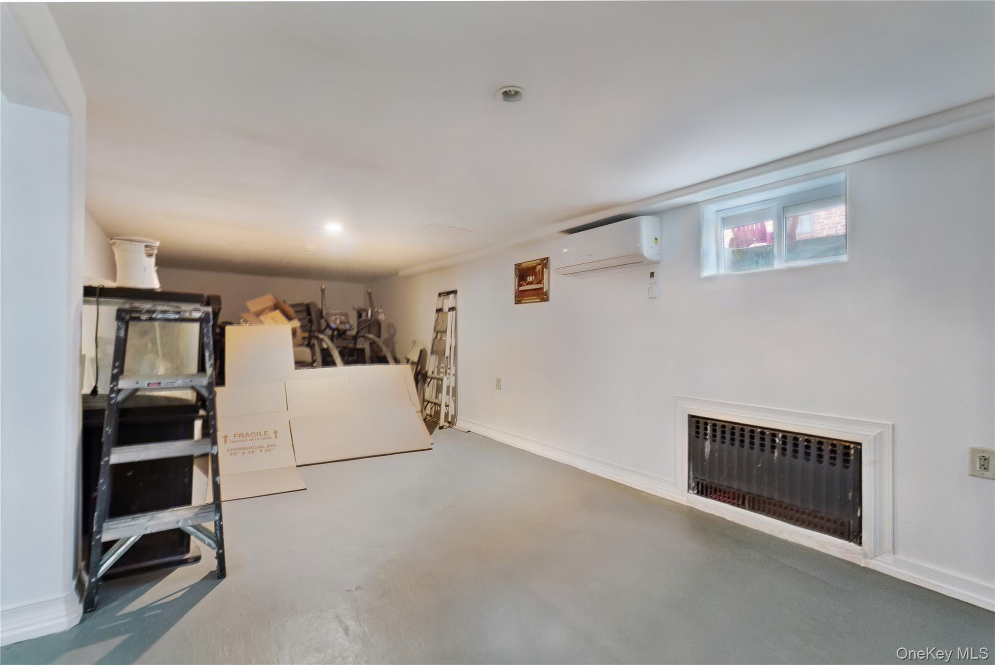 Single Family Bay 24th Street Queens, NY 11691, MLS-1029649-29