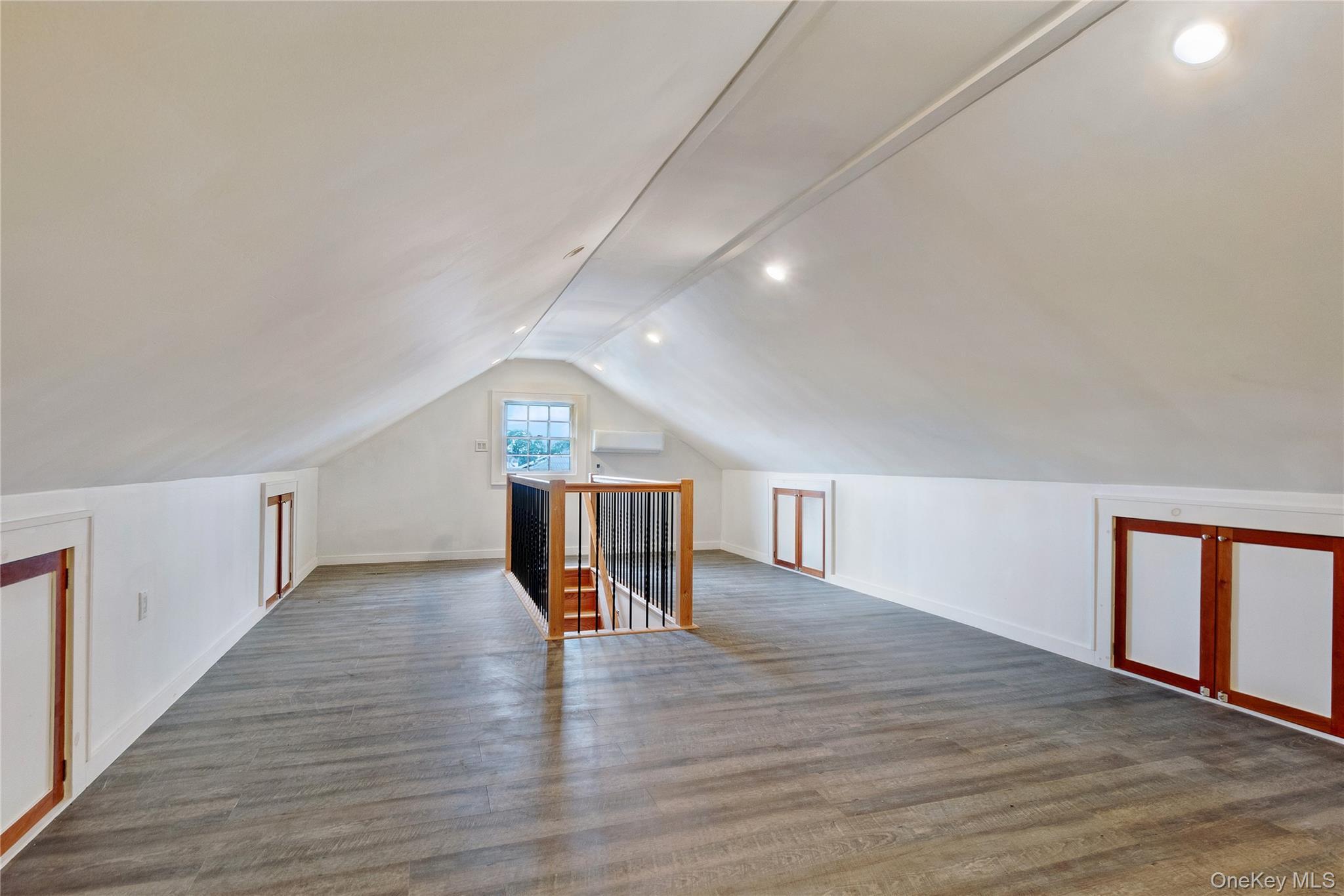 Single Family Bay 24th Street Queens, NY 11691, MLS-1029649-32