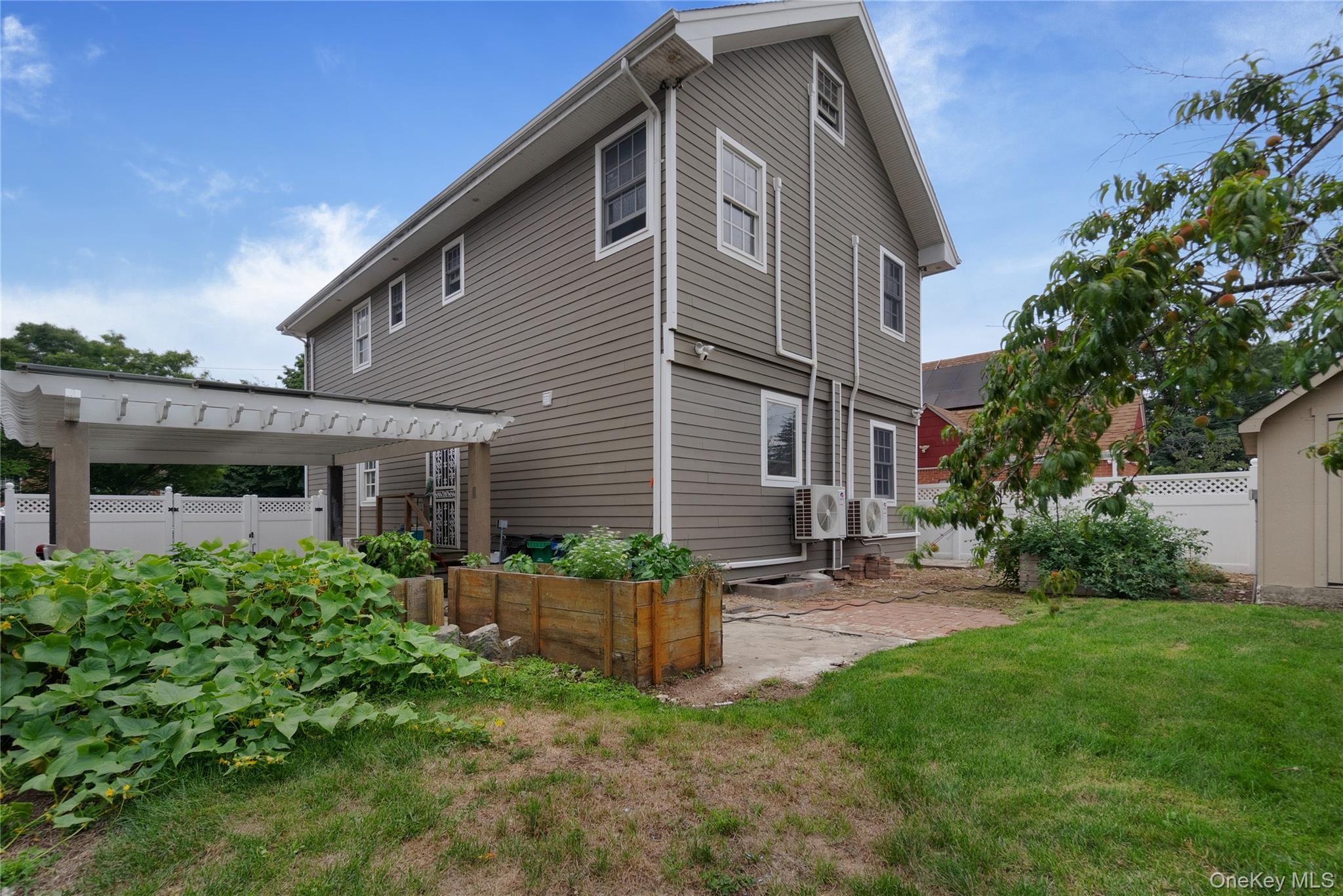 Single Family Bay 24th Street Queens, NY 11691, MLS-1029649-34