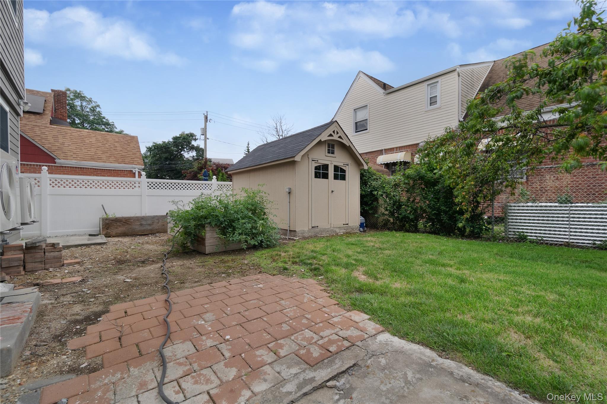 Single Family Bay 24th Street Queens, NY 11691, MLS-1029649-35
