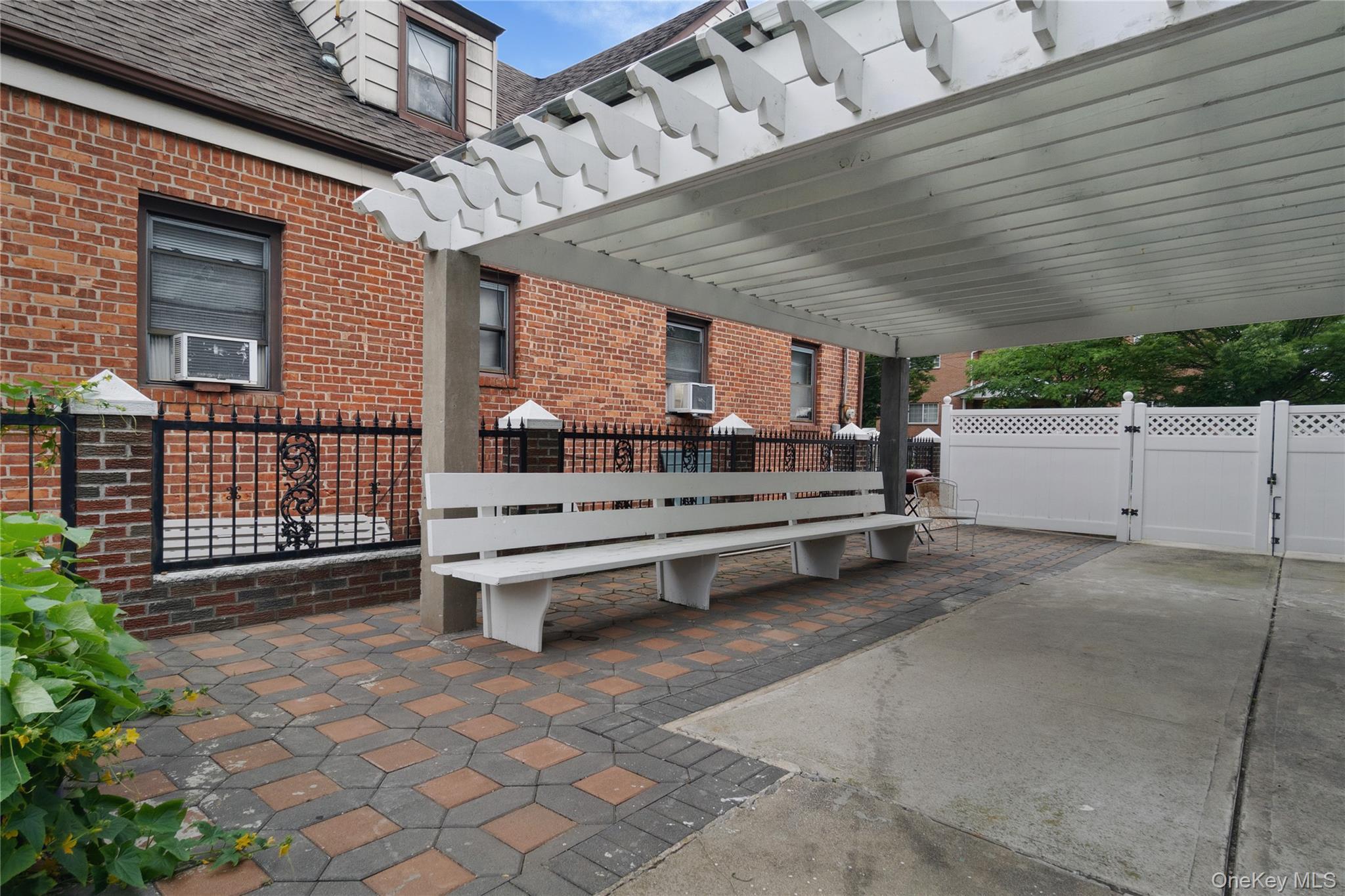 Single Family Bay 24th Street Queens, NY 11691, MLS-1029649-36