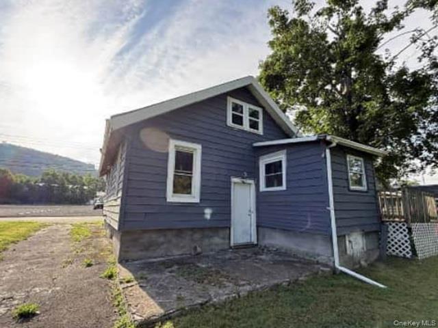 Single Family Travis Ave  Broome County, NY 13904, MLS-1029661-2