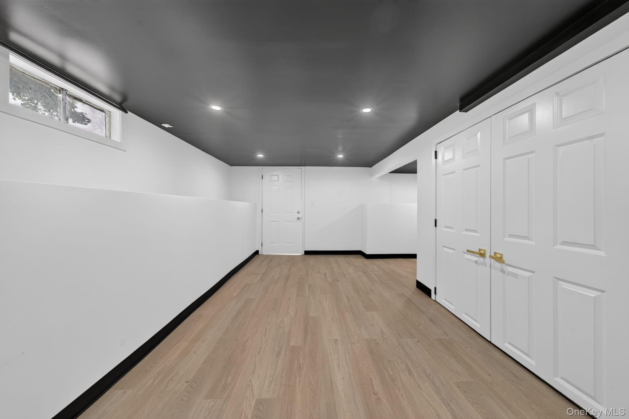 Single Family Knickerbocker Avenue Suffolk County, NY 11763, MLS-1029671-25