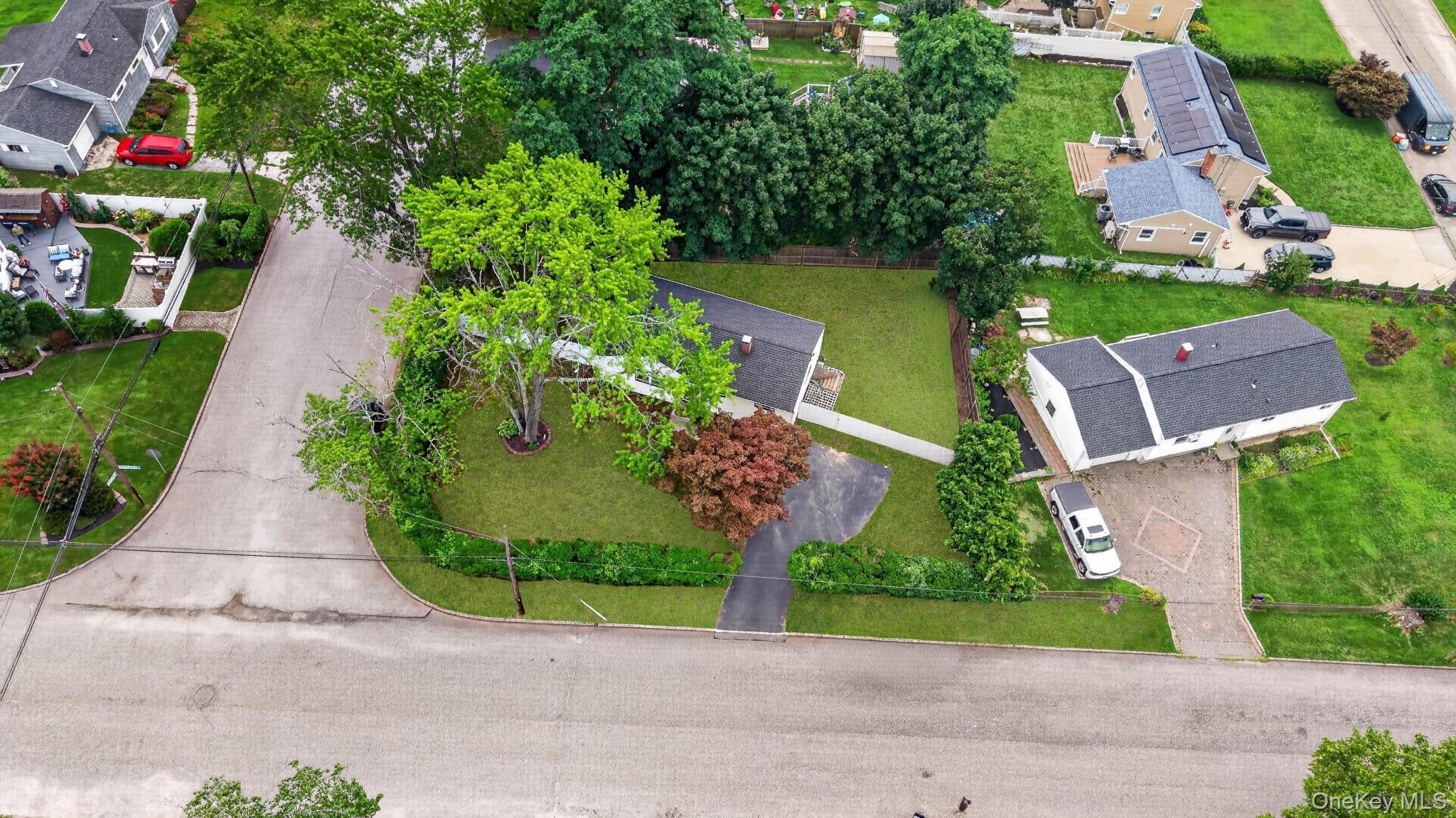 Single Family Knickerbocker Avenue  Suffolk County, NY 11763, MLS-1029671-33