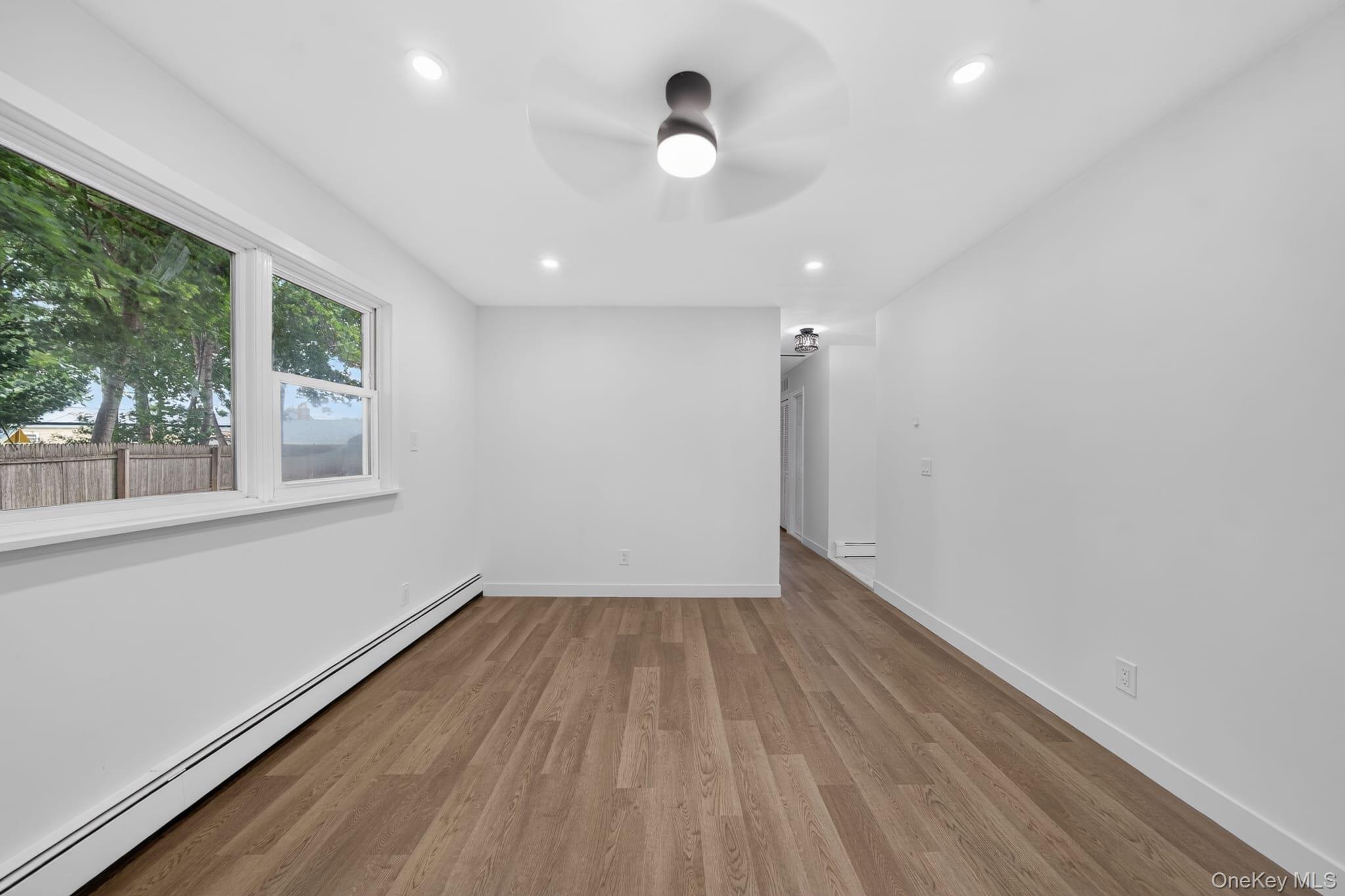 Single Family Knickerbocker Avenue Suffolk County, NY 11763, MLS-1029671-4