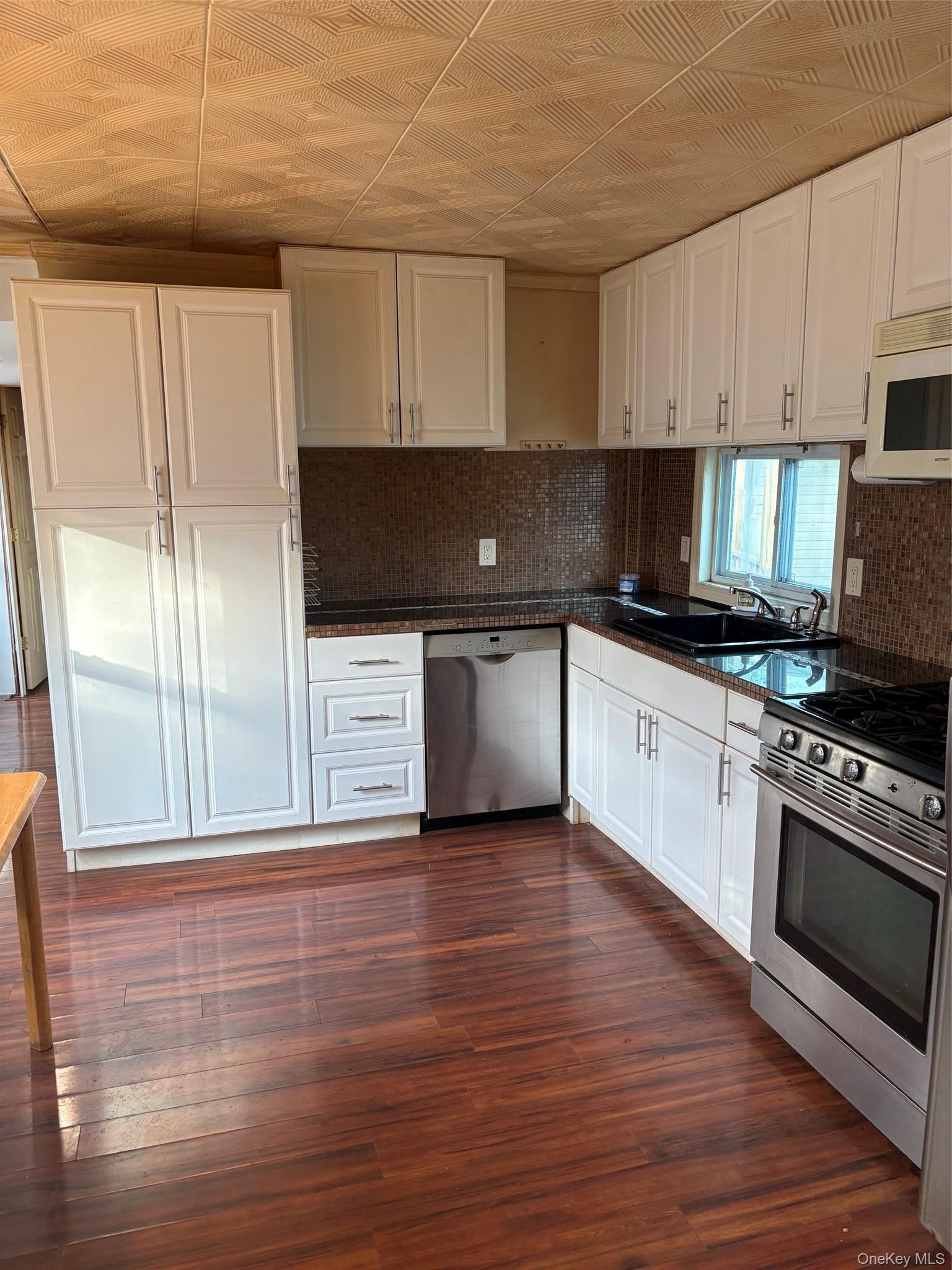Single Family Main Street  Suffolk County, NY 11751, MLS-1029685-10