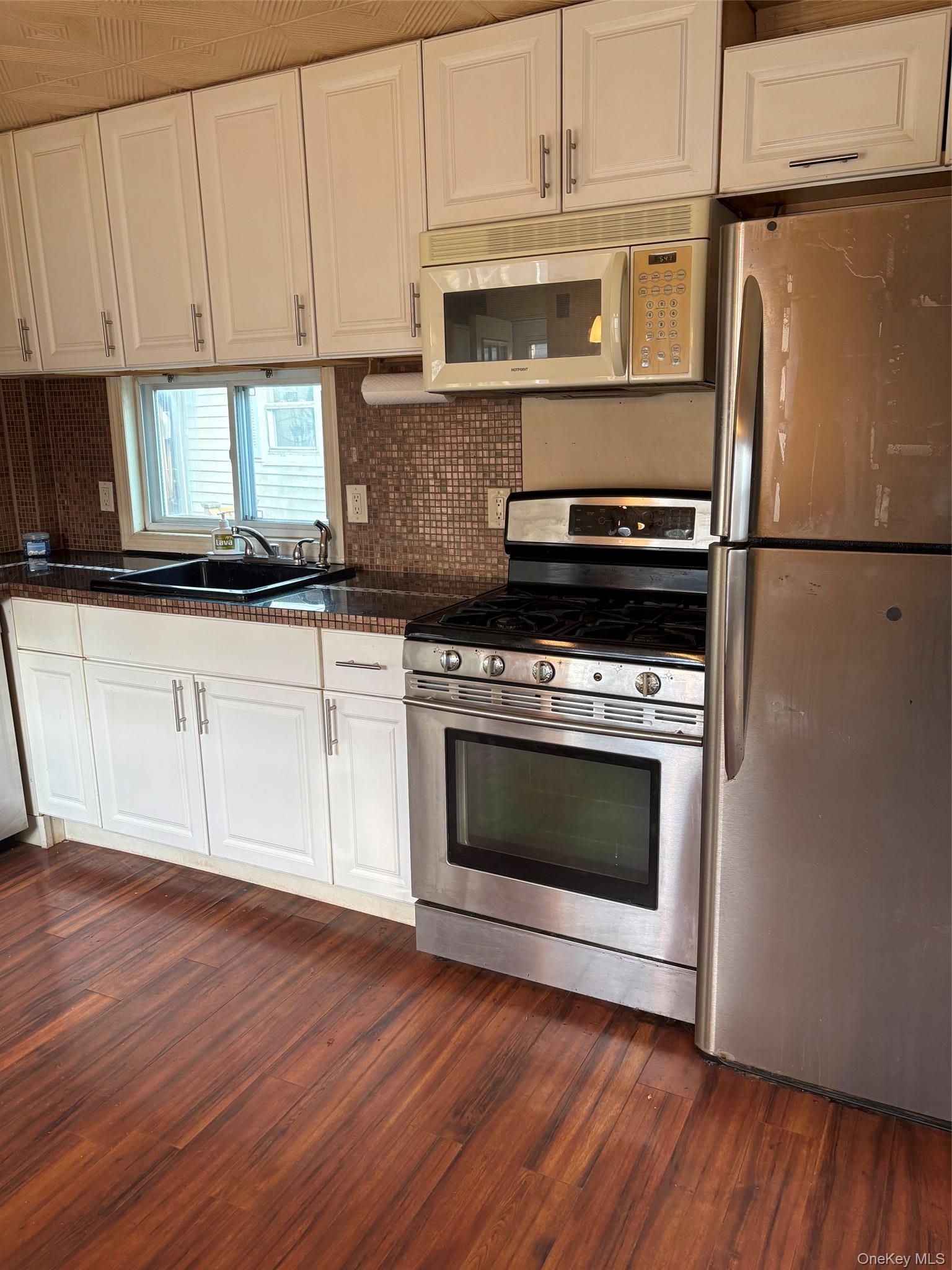 Single Family Main Street  Suffolk County, NY 11751, MLS-1029685-13
