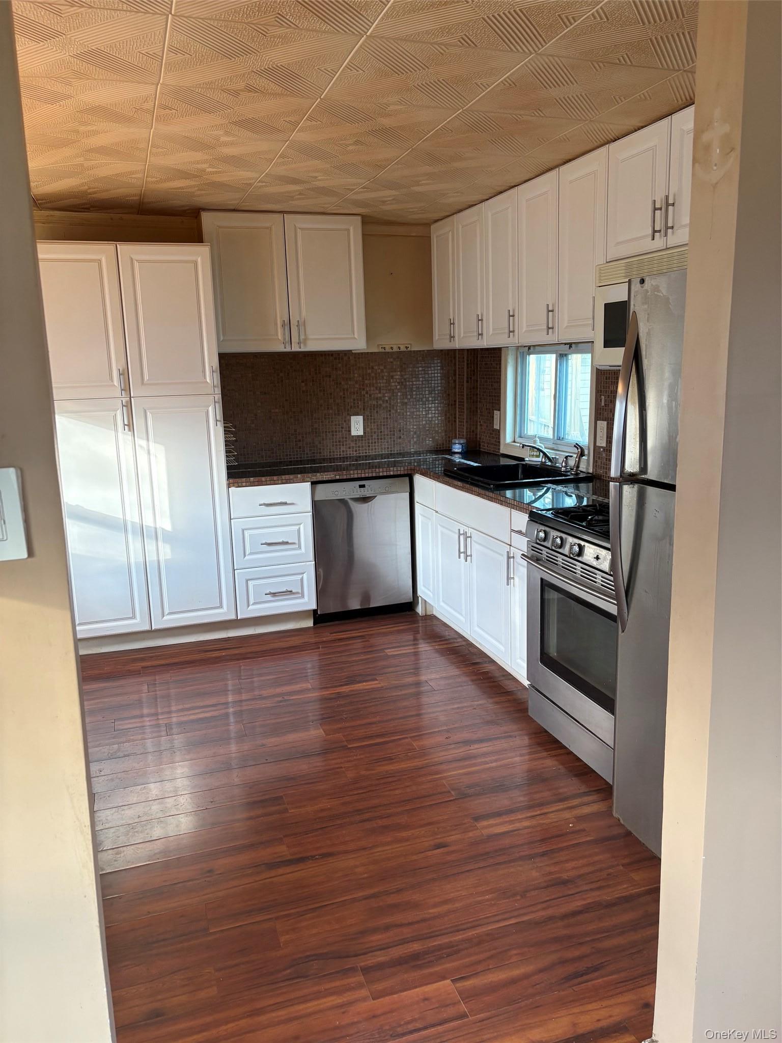Single Family Main Street  Suffolk County, NY 11751, MLS-1029685-4