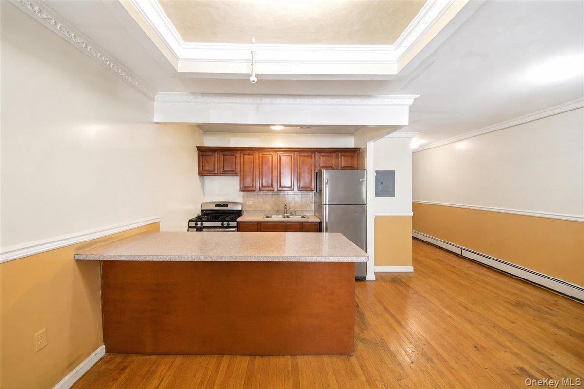 Single Family Summit Avenue  Bronx, NY 10452, MLS-1029698-10