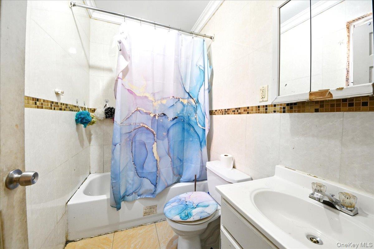 Single Family Summit Avenue  Bronx, NY 10452, MLS-1029698-12