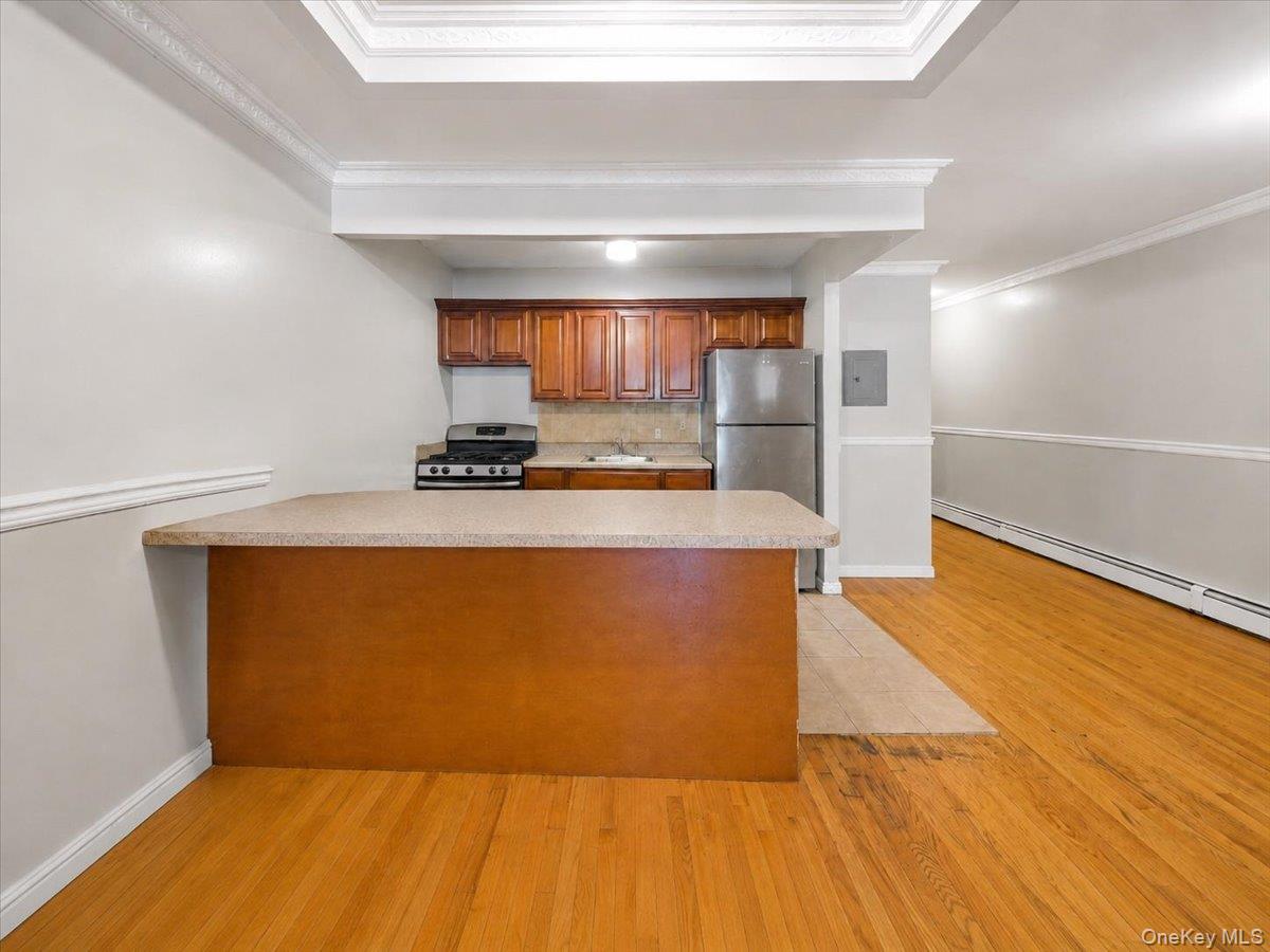 Single Family Summit Avenue  Bronx, NY 10452, MLS-1029698-17