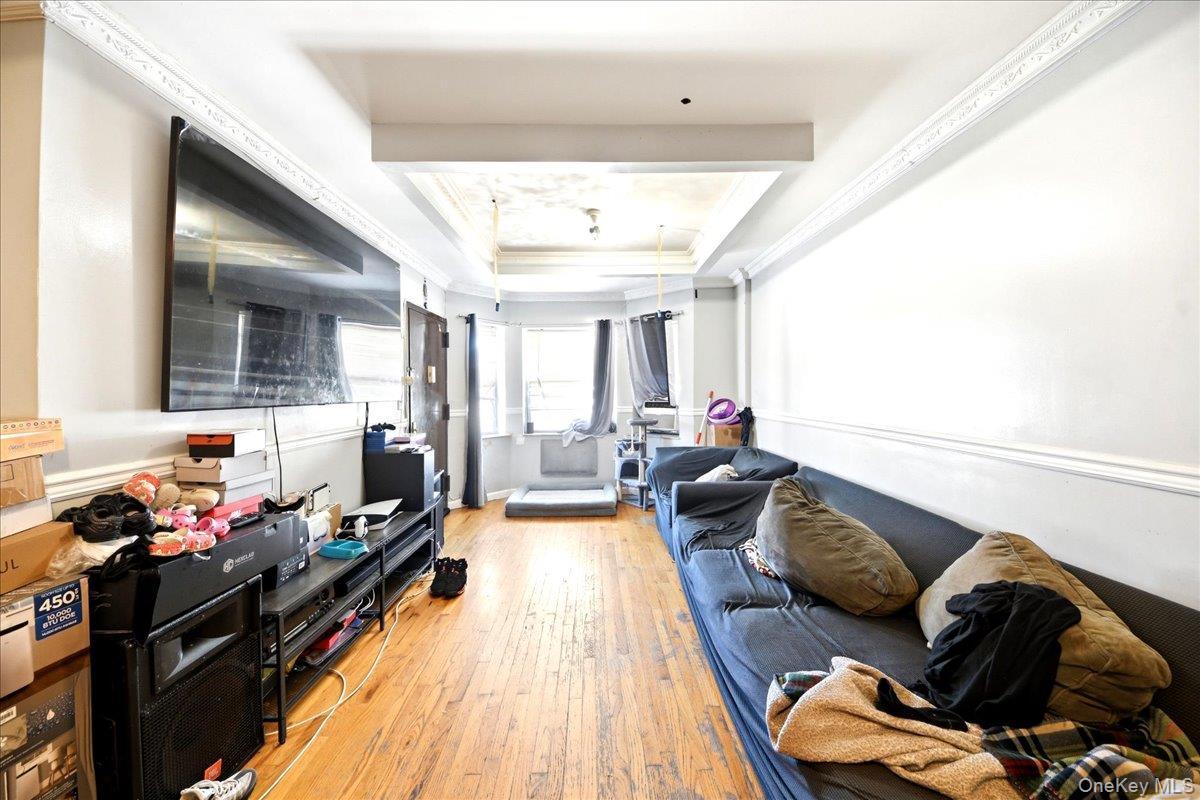 Single Family Summit Avenue  Bronx, NY 10452, MLS-1029698-19