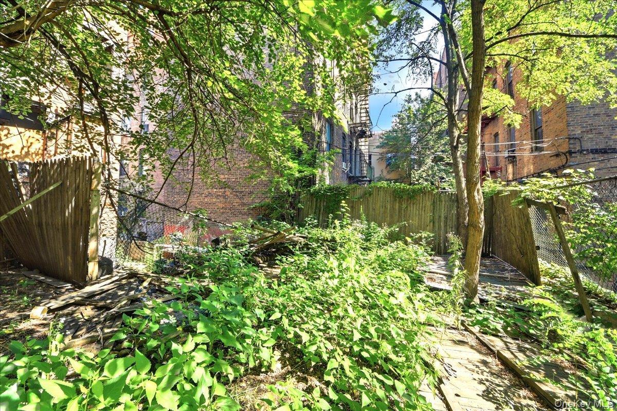 Single Family Summit Avenue  Bronx, NY 10452, MLS-1029698-23