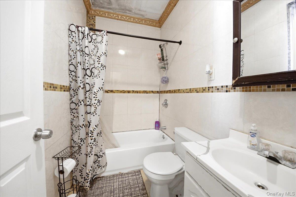 Single Family Summit Avenue  Bronx, NY 10452, MLS-1029698-24