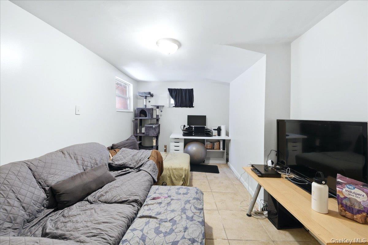 Single Family Summit Avenue  Bronx, NY 10452, MLS-1029698-28