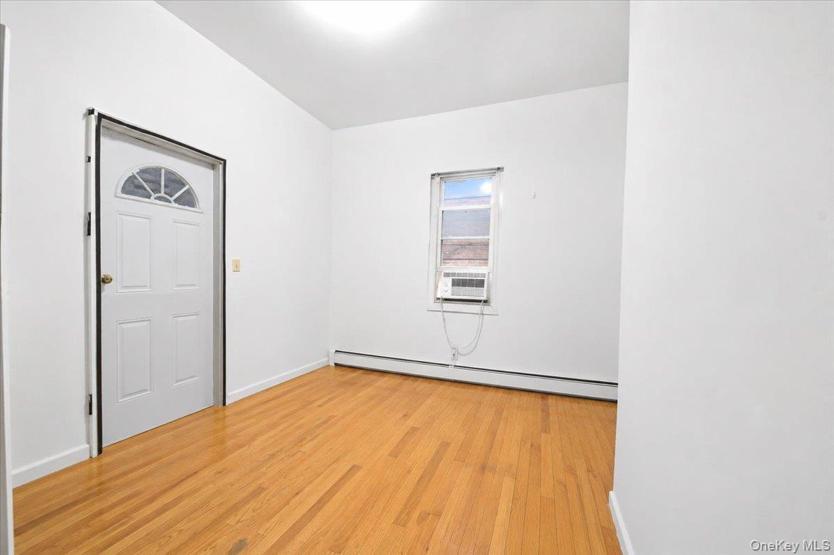 Single Family Summit Avenue  Bronx, NY 10452, MLS-1029698-6