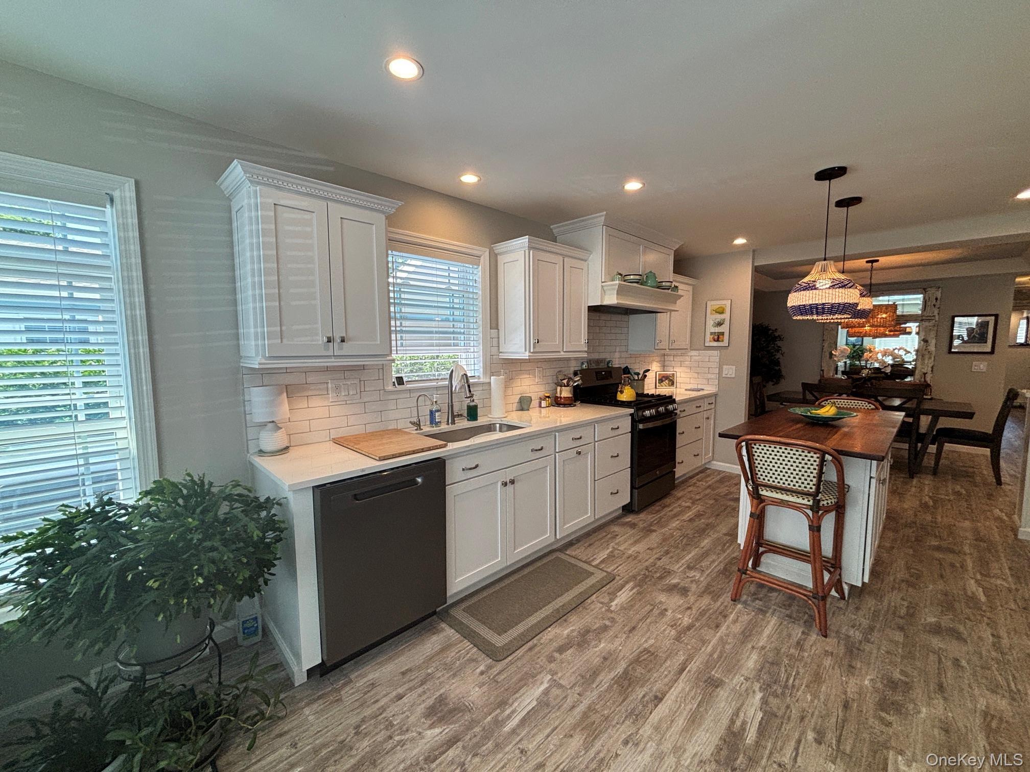 Single Family Old Country Road Suffolk County, NY 11901, MLS-1029713-14