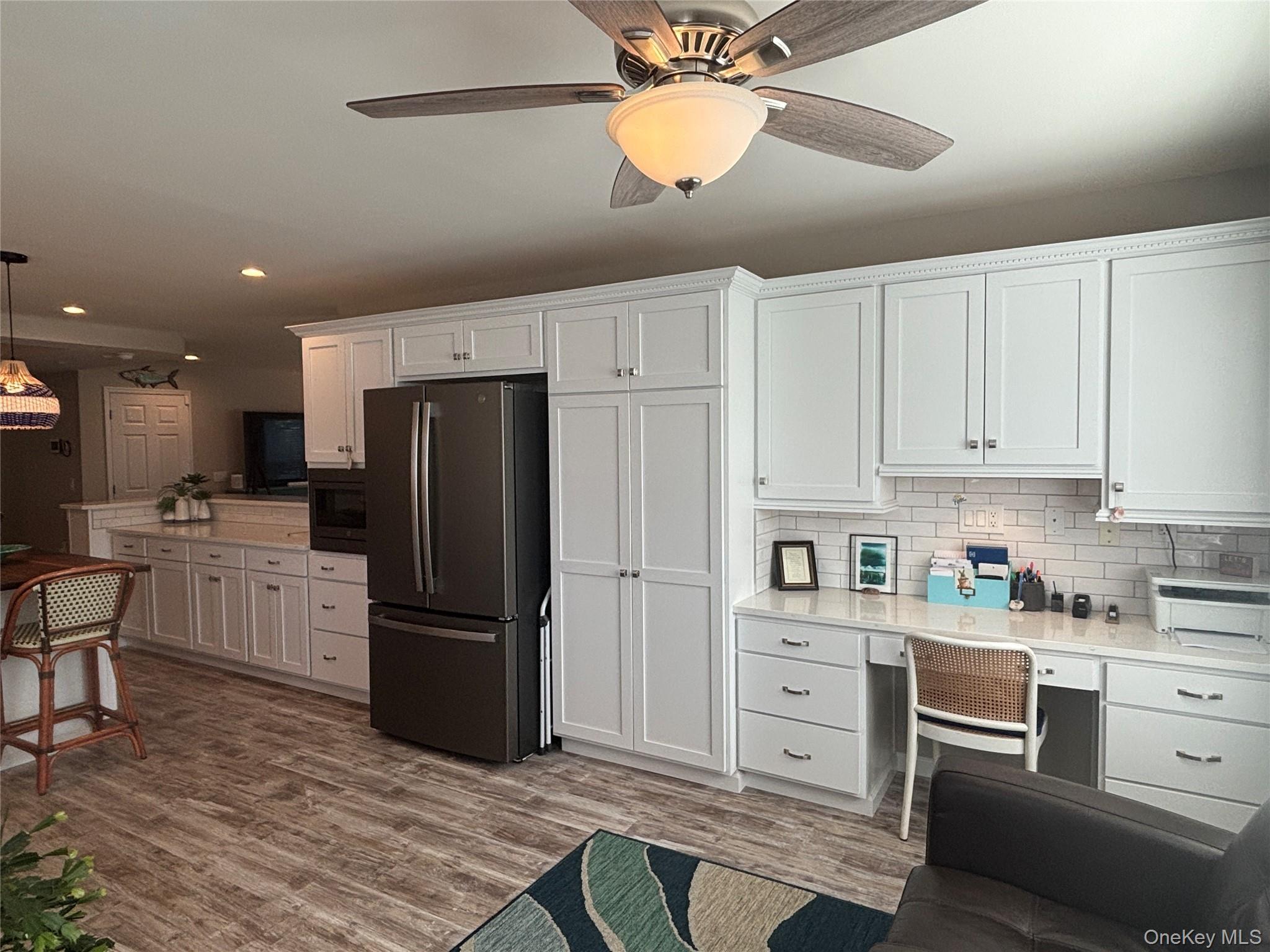 Single Family Old Country Road Suffolk County, NY 11901, MLS-1029713-15