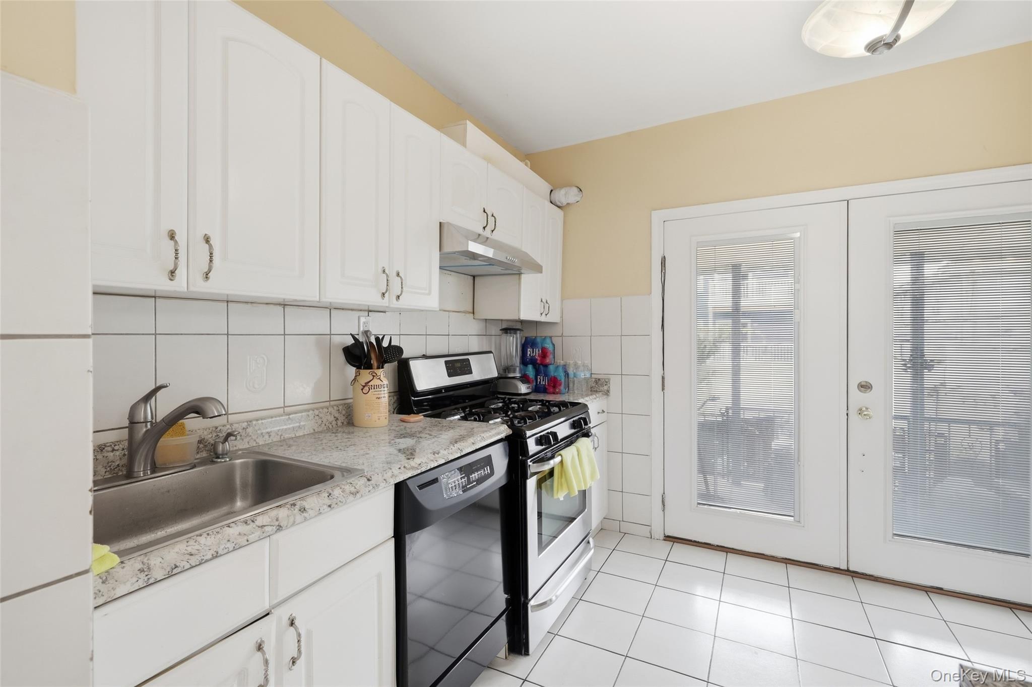 Single Family E Pine Street Nassau County, NY 11561, MLS-1029730-7